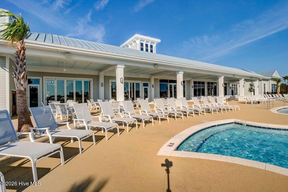 100557915 | Photo 35