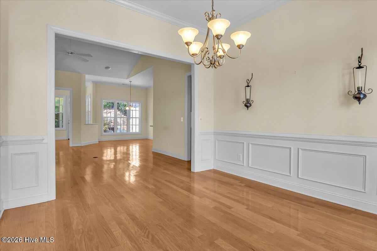 100569829 | Photo 17