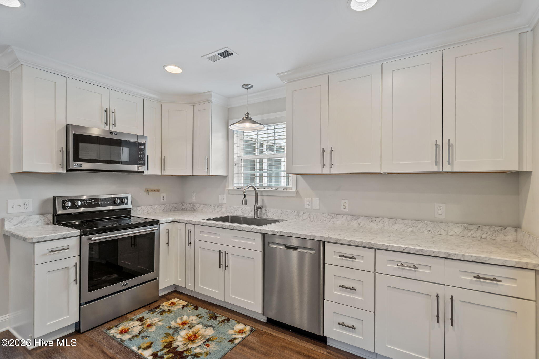 100558103 | Photo 13