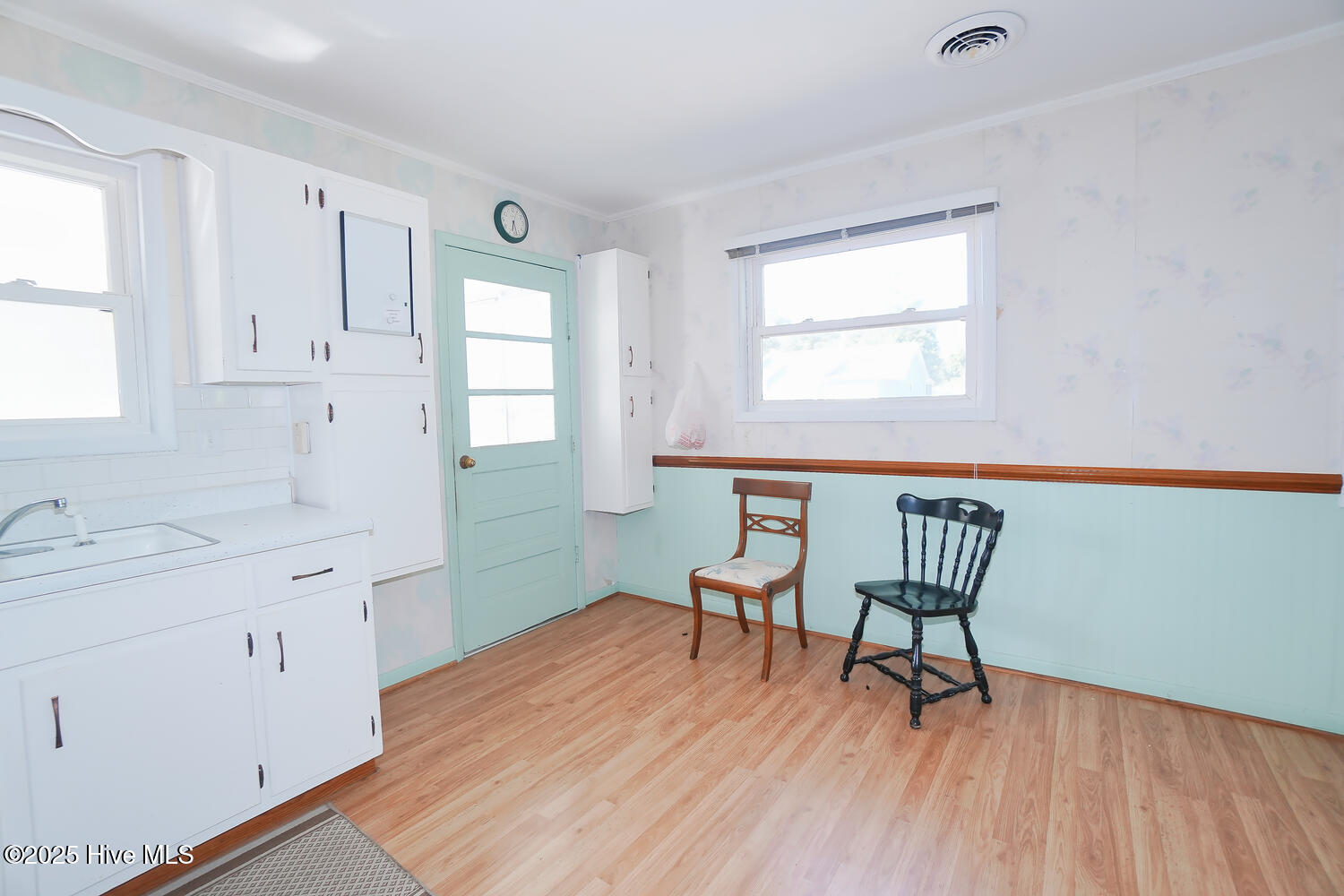 100534449 | Photo 13