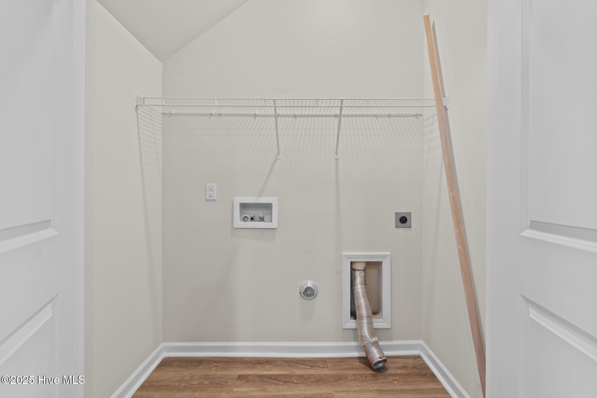 100538168 | Photo 32