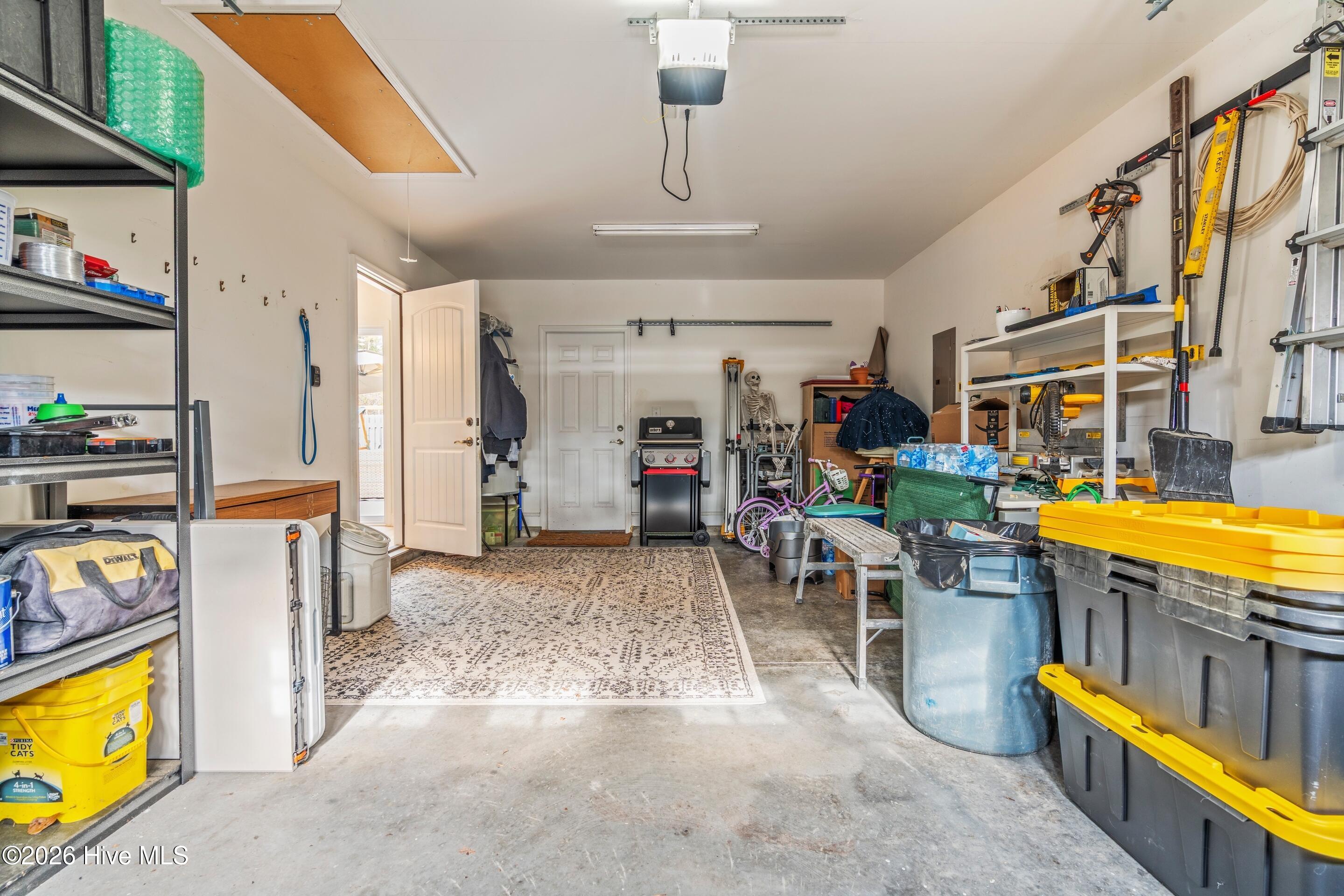 100549435 | Photo 35