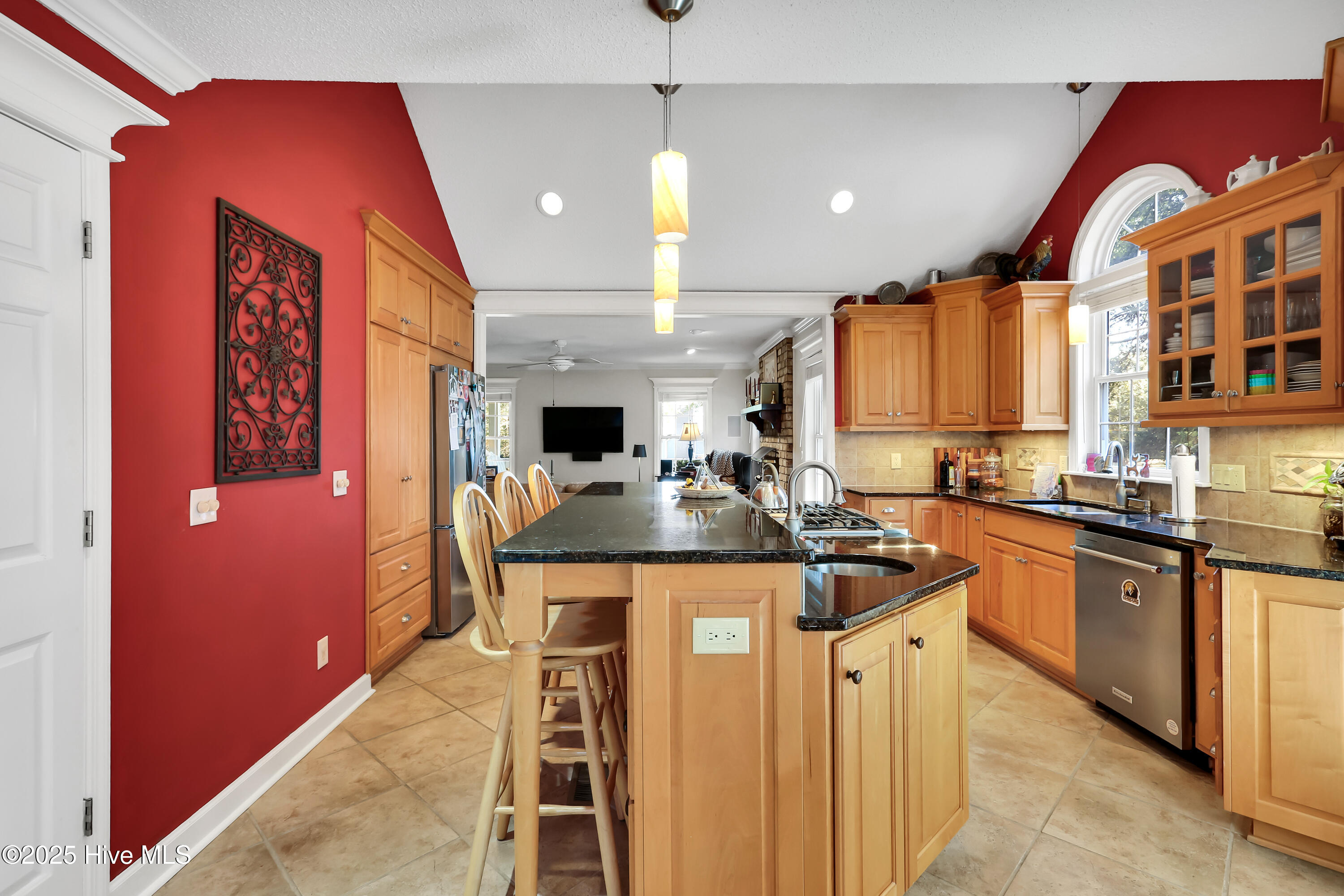 100544333 | Photo 13