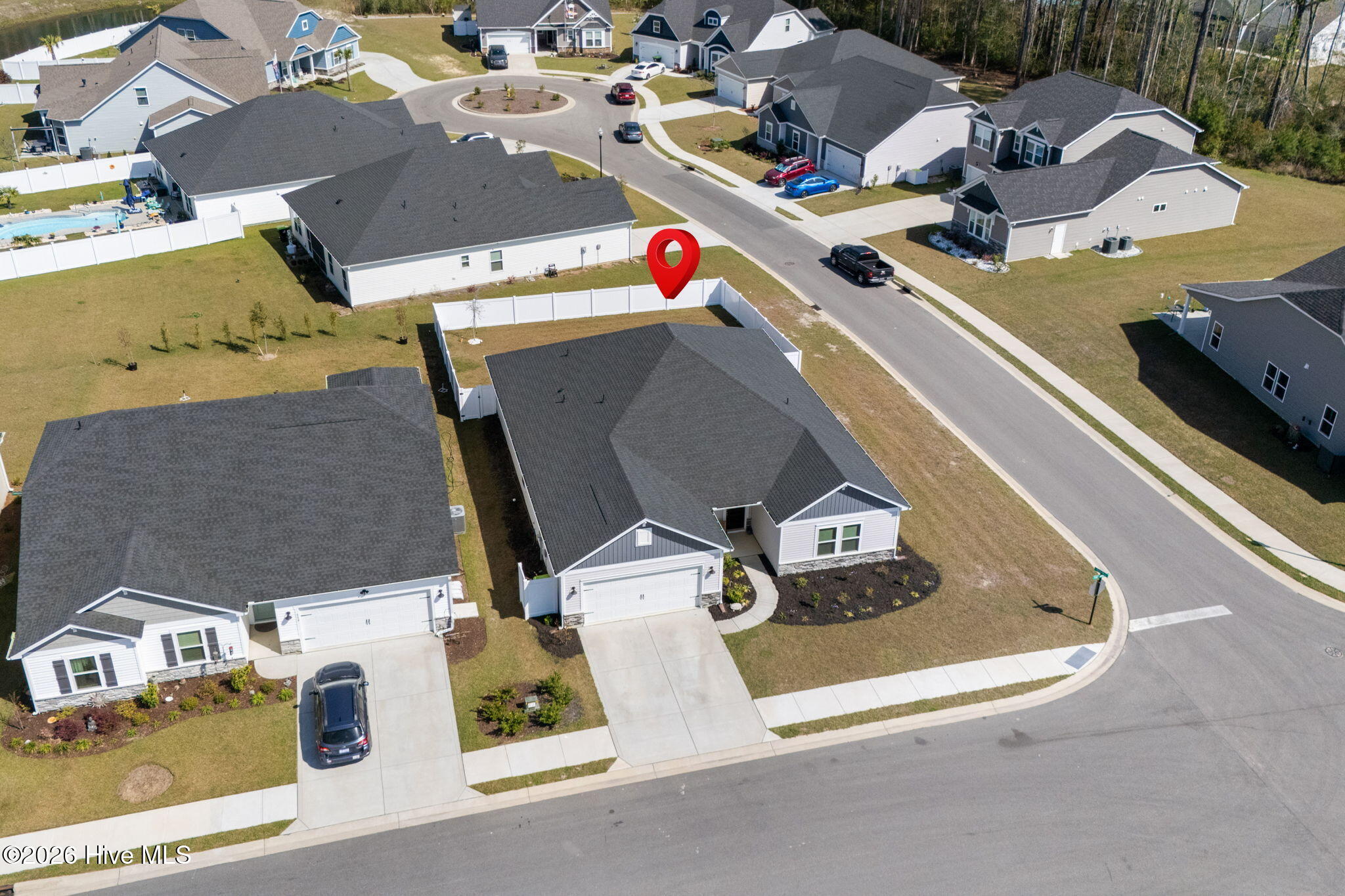 100563775 | Photo 44