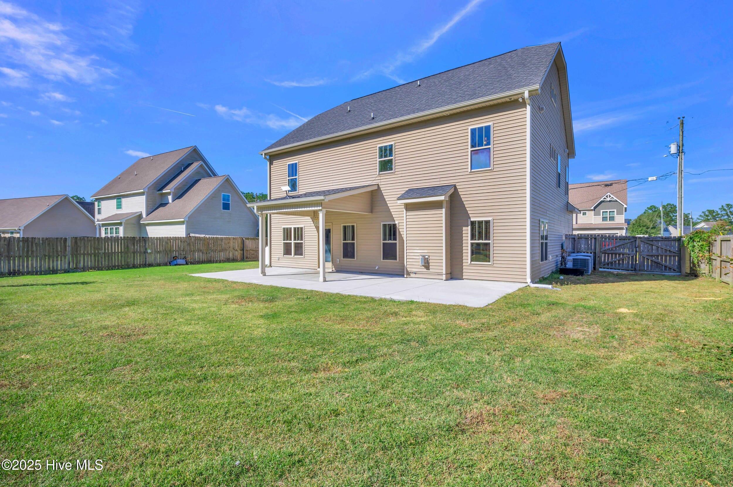 100538065 | Photo 50