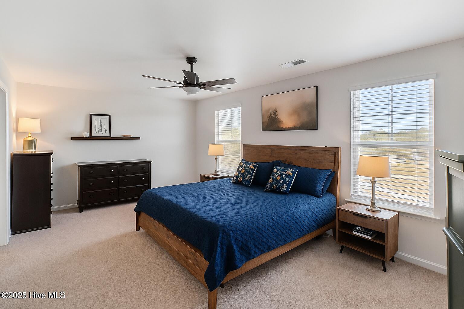 100540789 | Photo 32