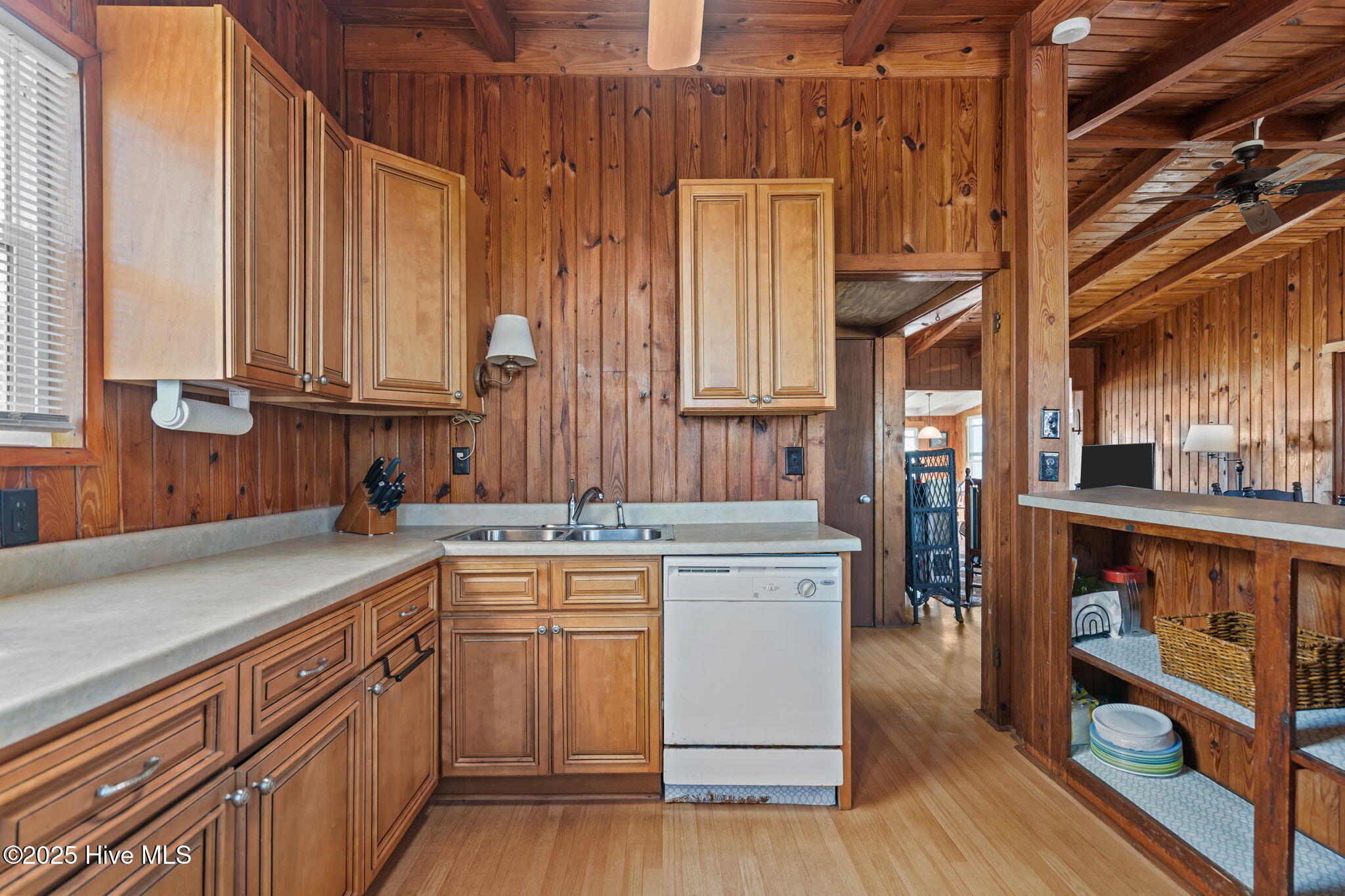 100539644 | Photo 23