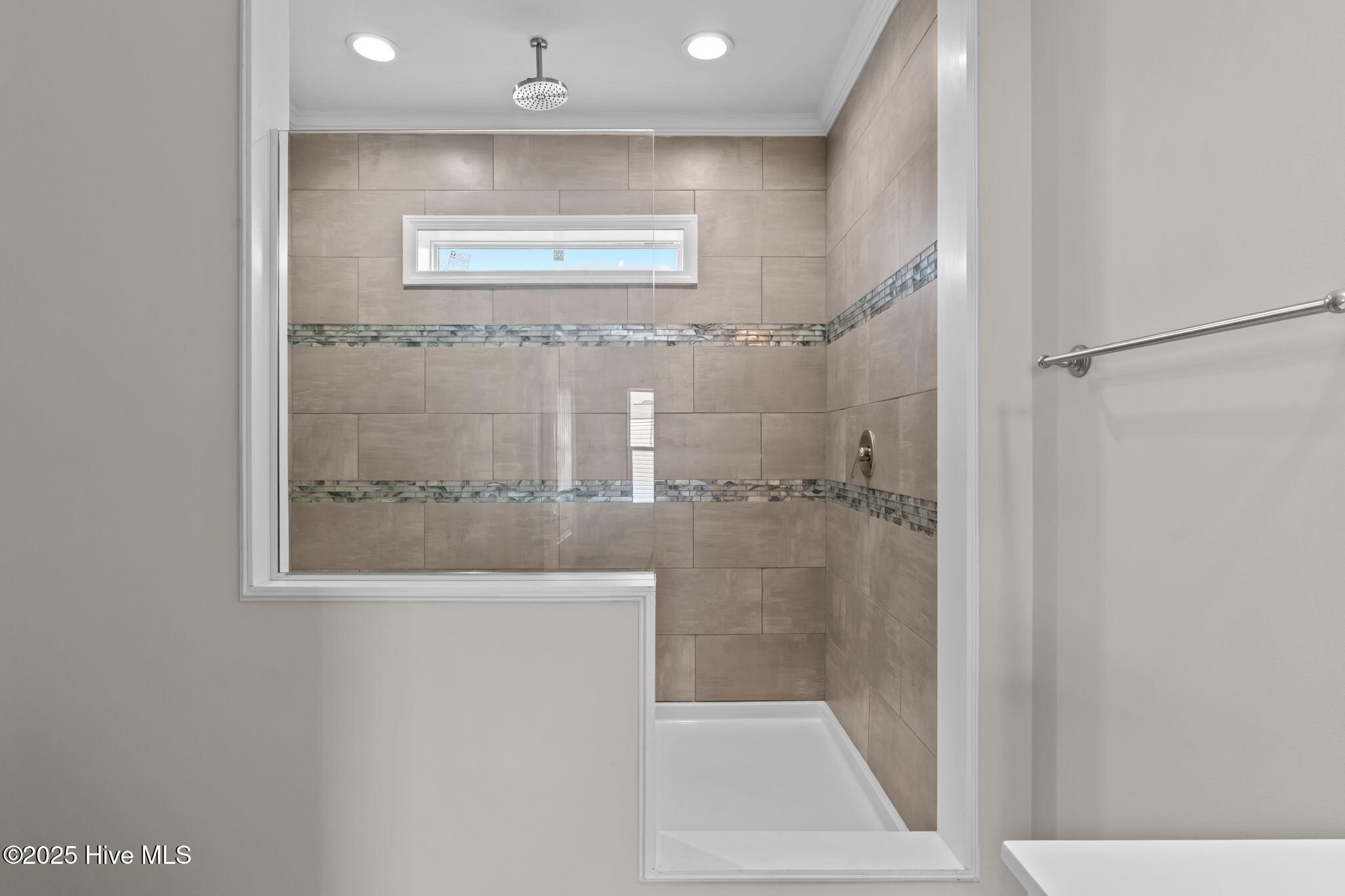 100529726 | Photo 26