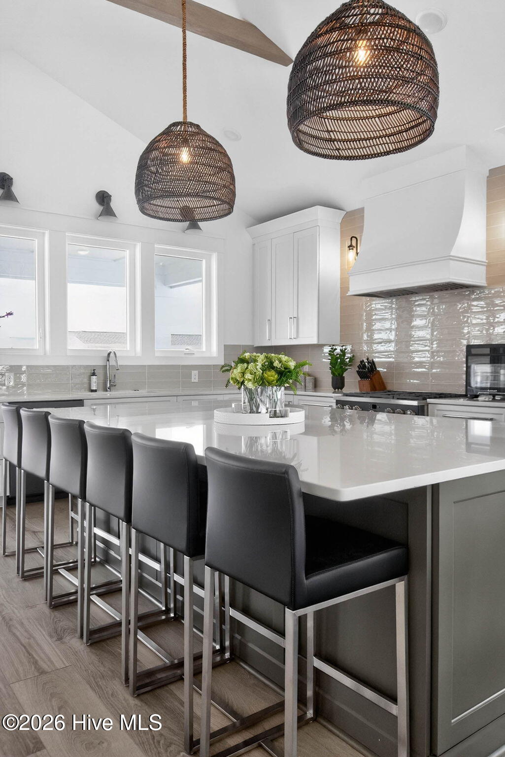 100543300 | Photo 90