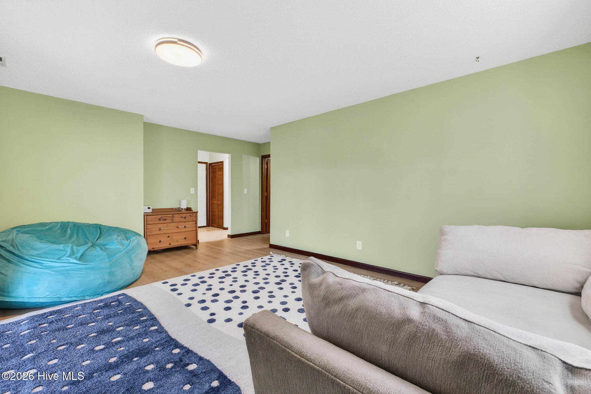 100561895 | Photo 32