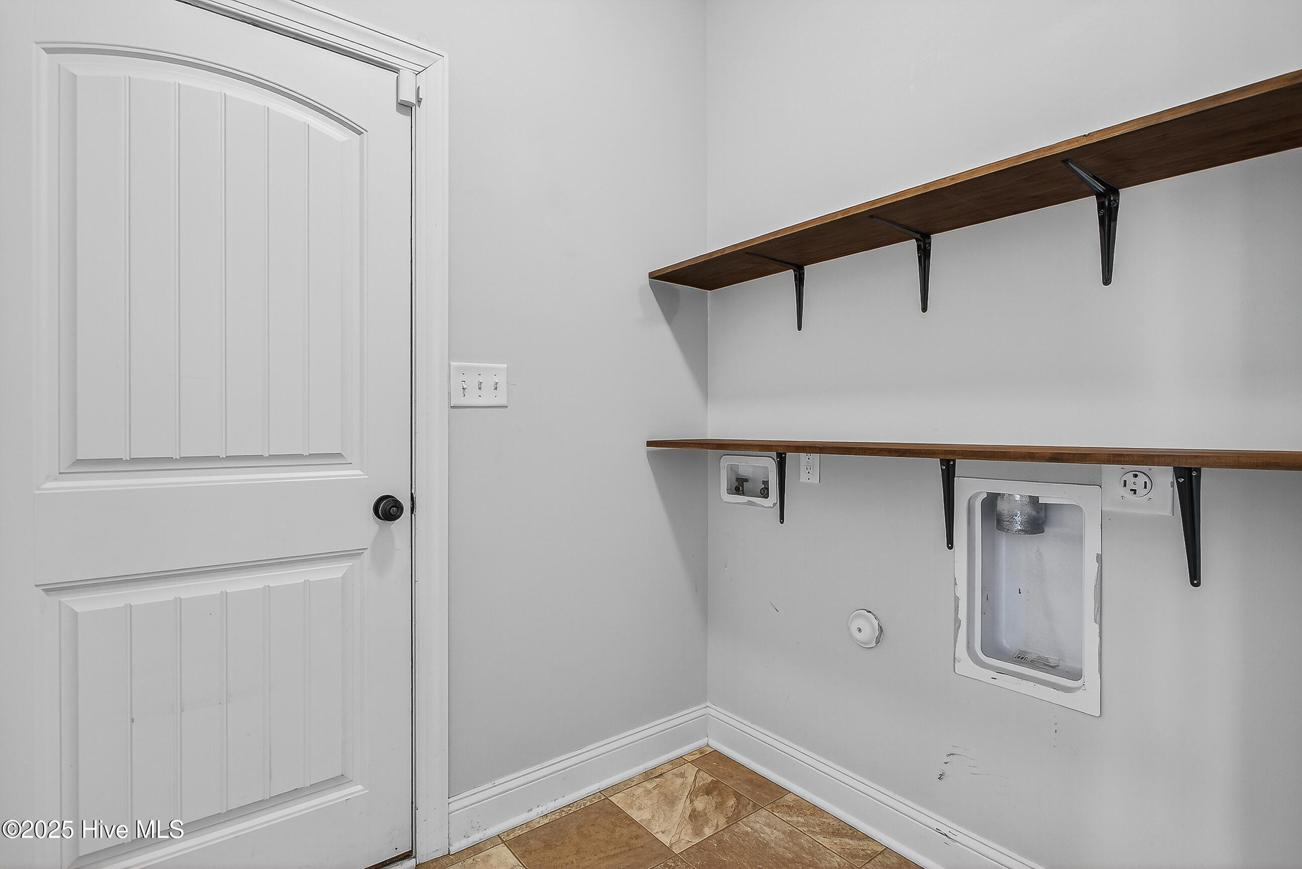 100541345 | Photo 20