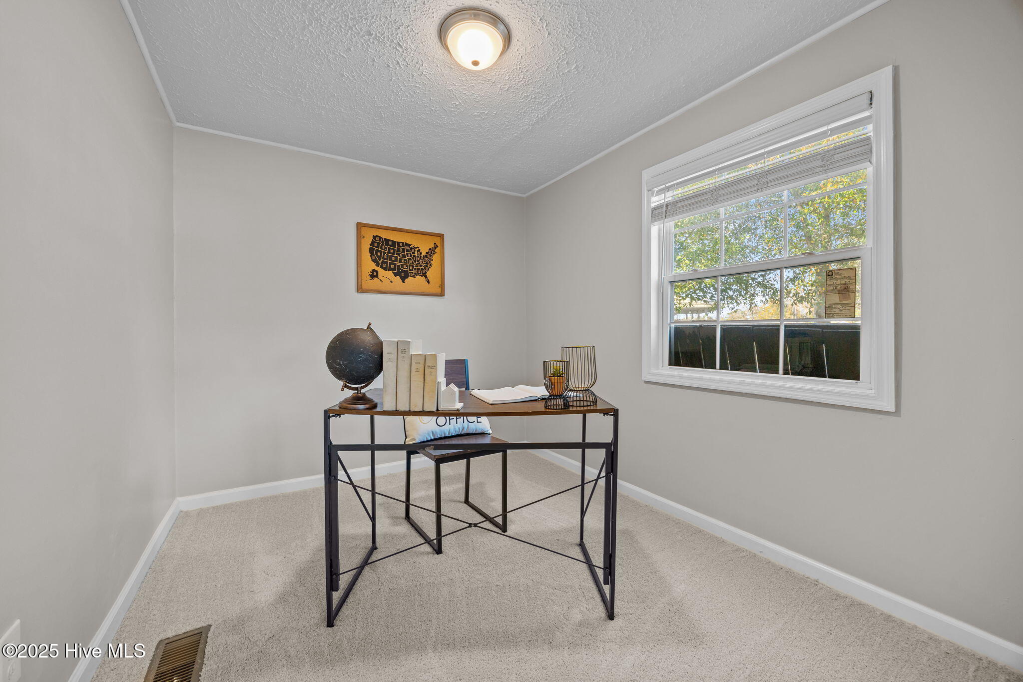 100543072 | Photo 21