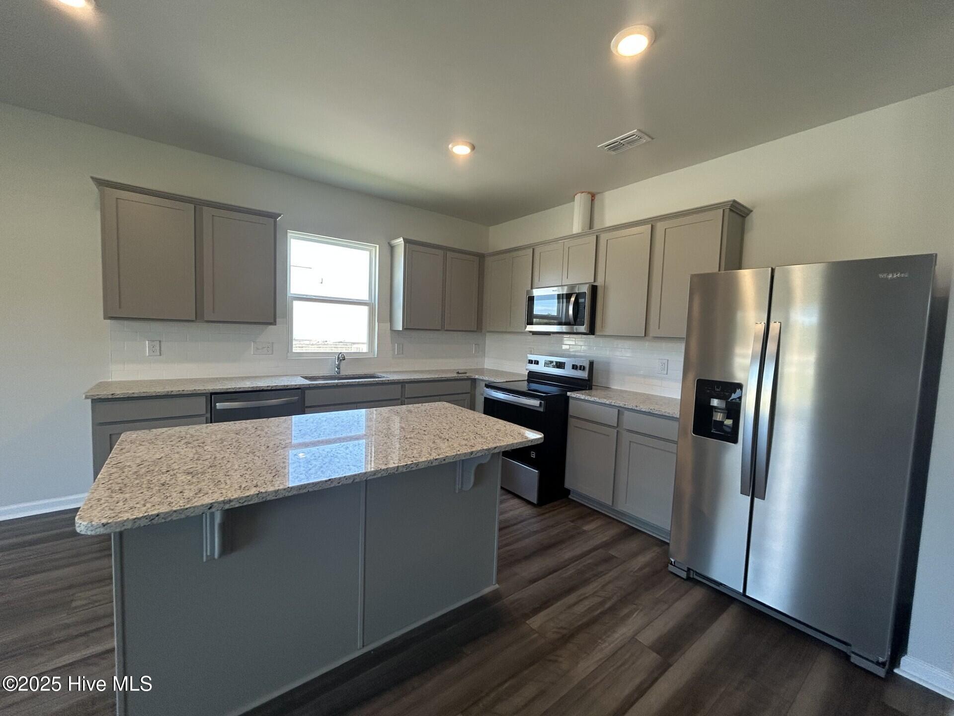 100525039 | Photo 11