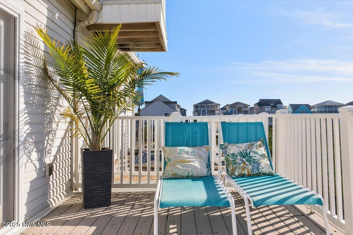 100542935 | Photo 36