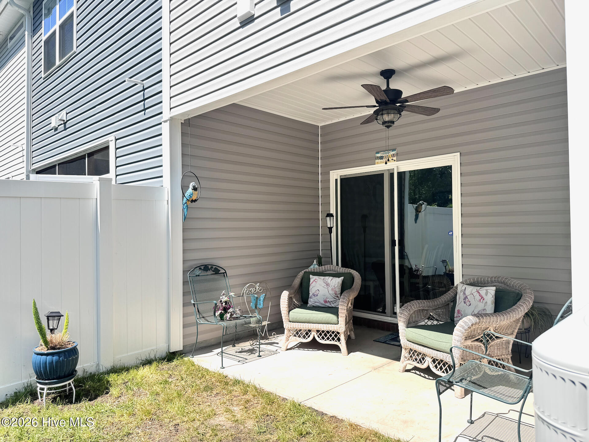 100567509 | Photo 32