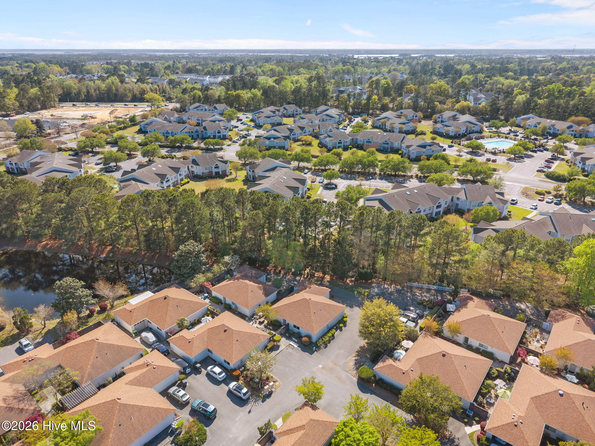 100564364 | Photo 53