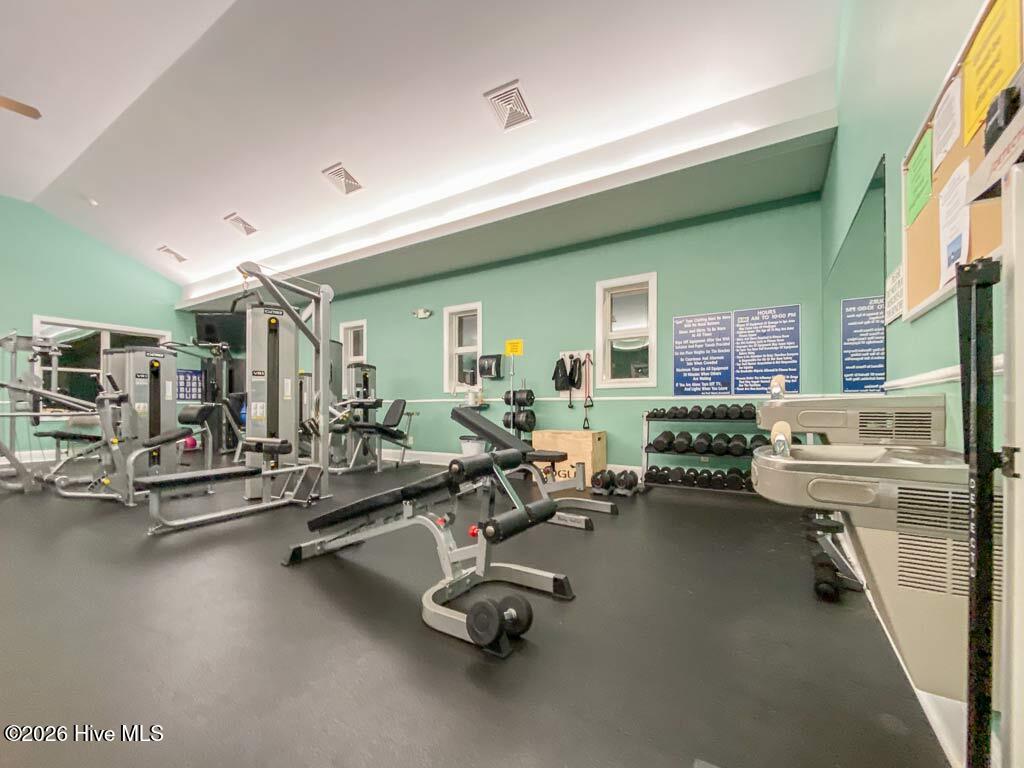 100562919 | Photo 93