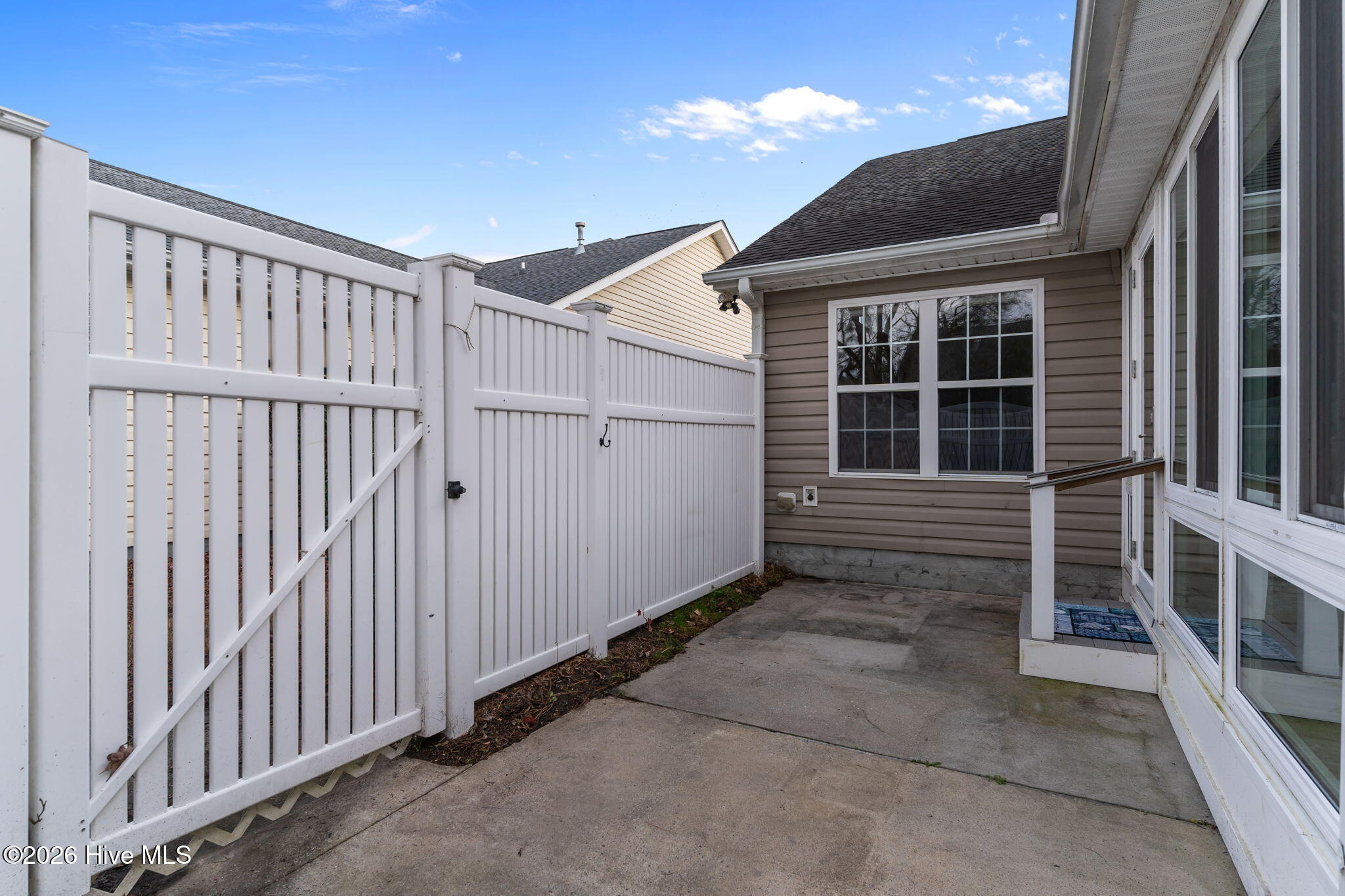 100549598 | Photo 38