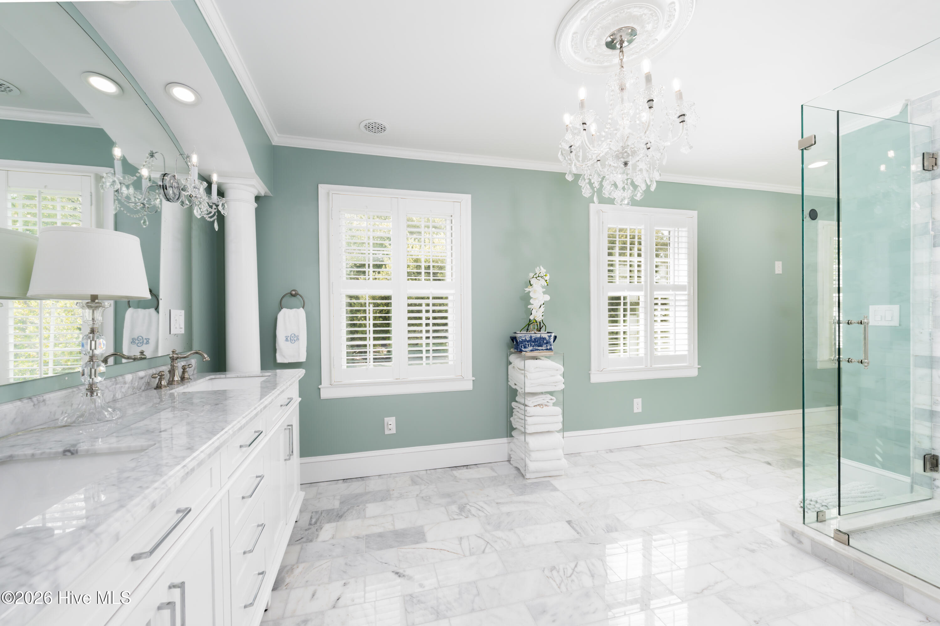 100565005 | Photo 38