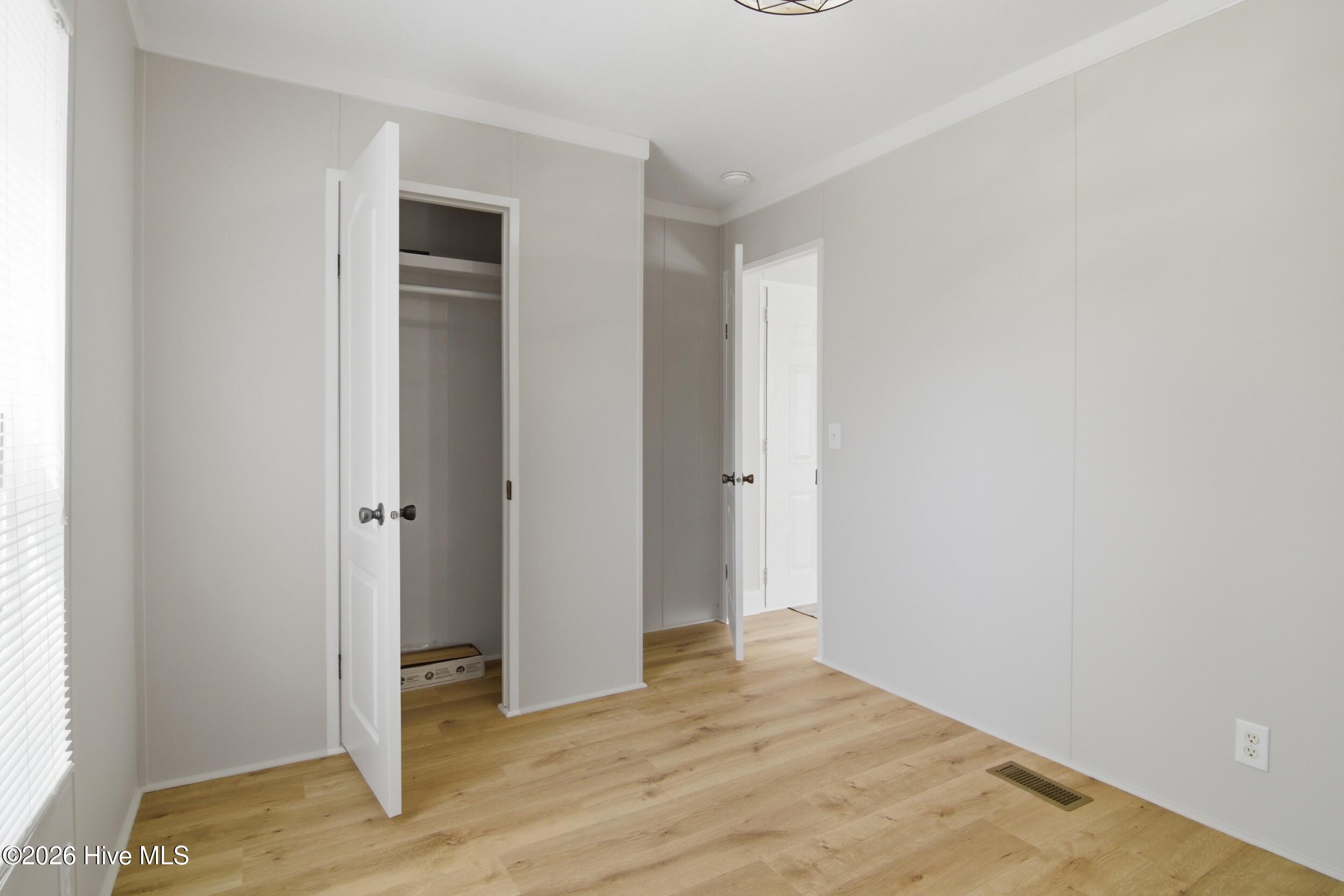 100556837 | Photo 22