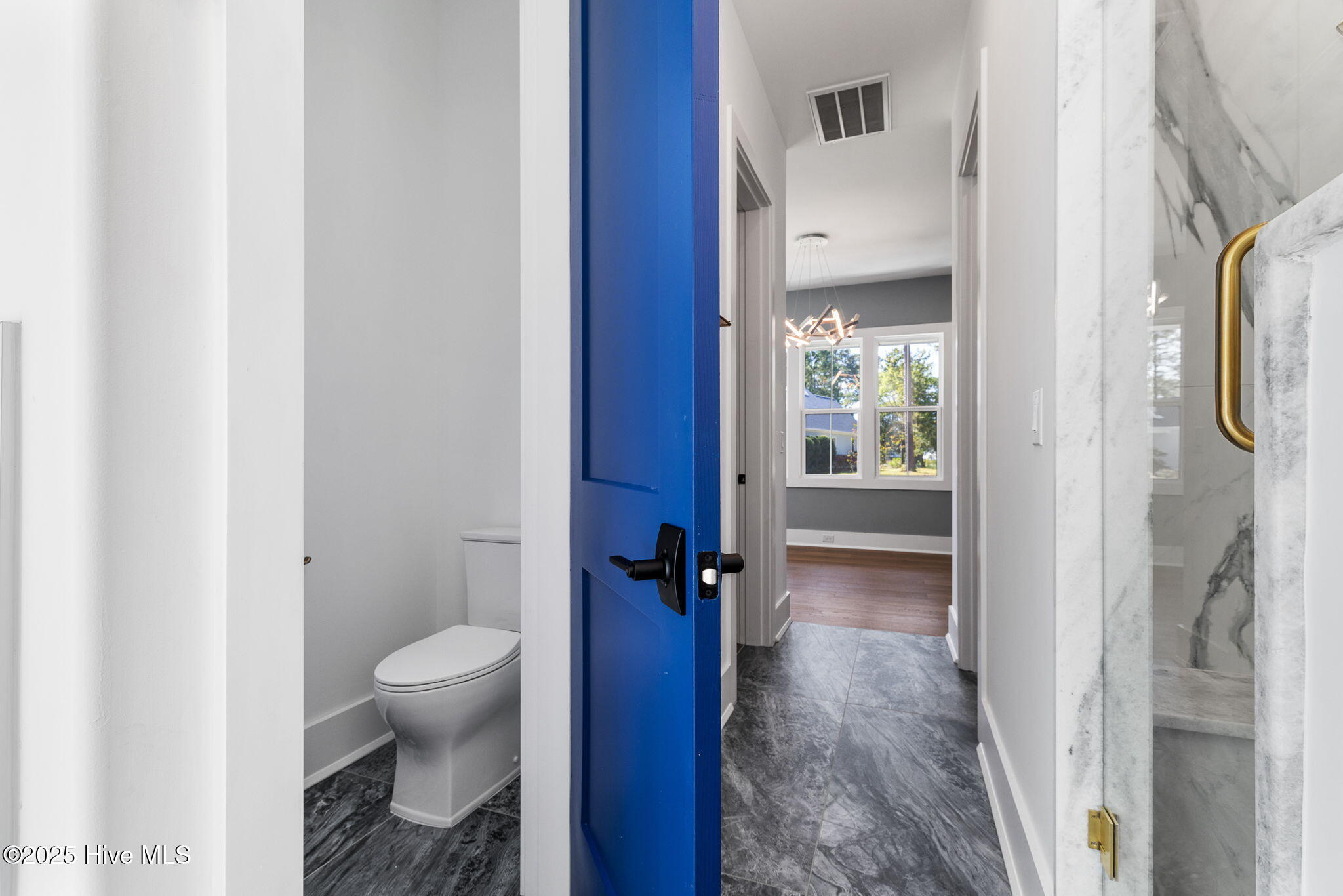 100522632 | Photo 46