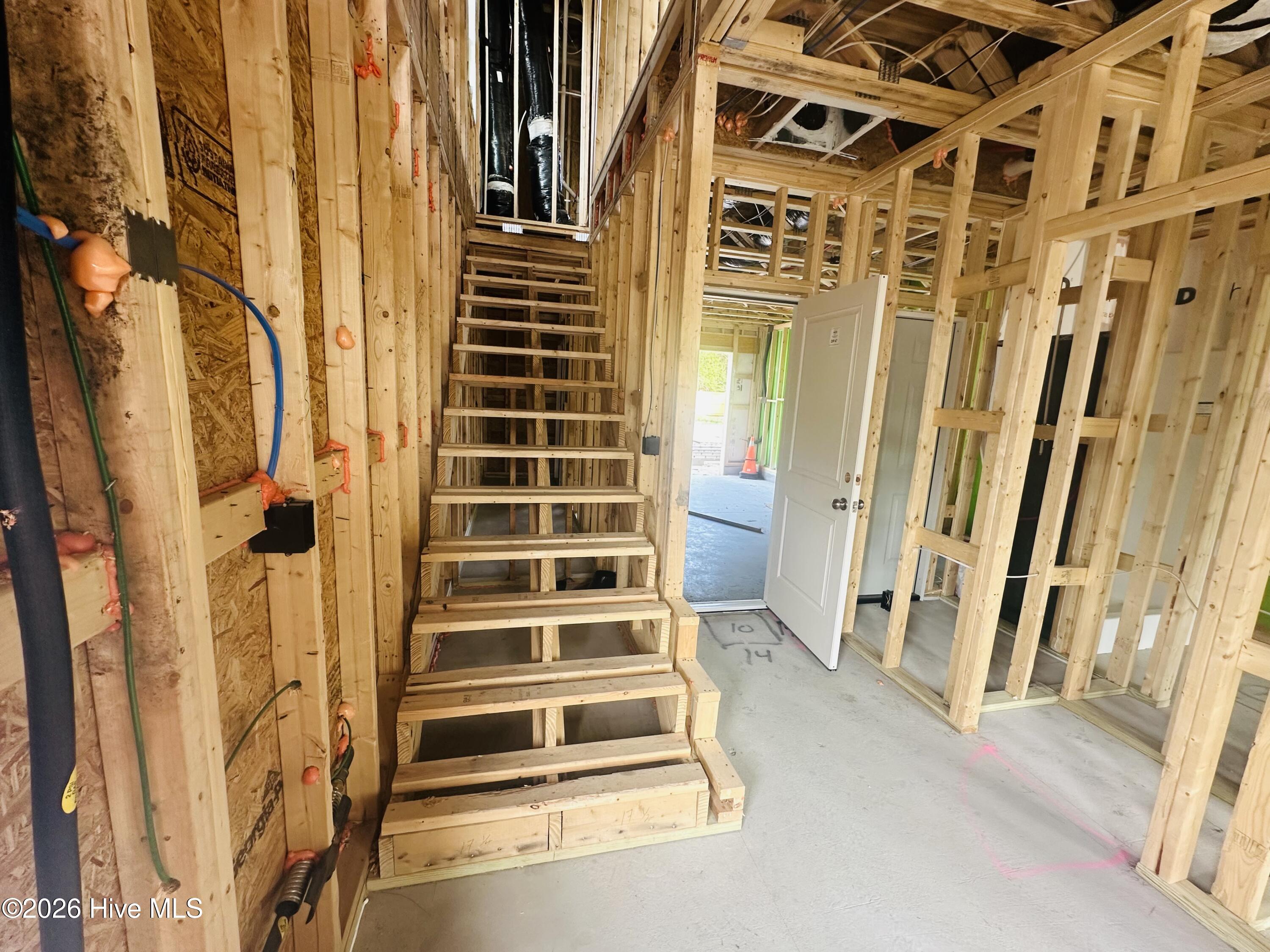 100566843 | Photo 19