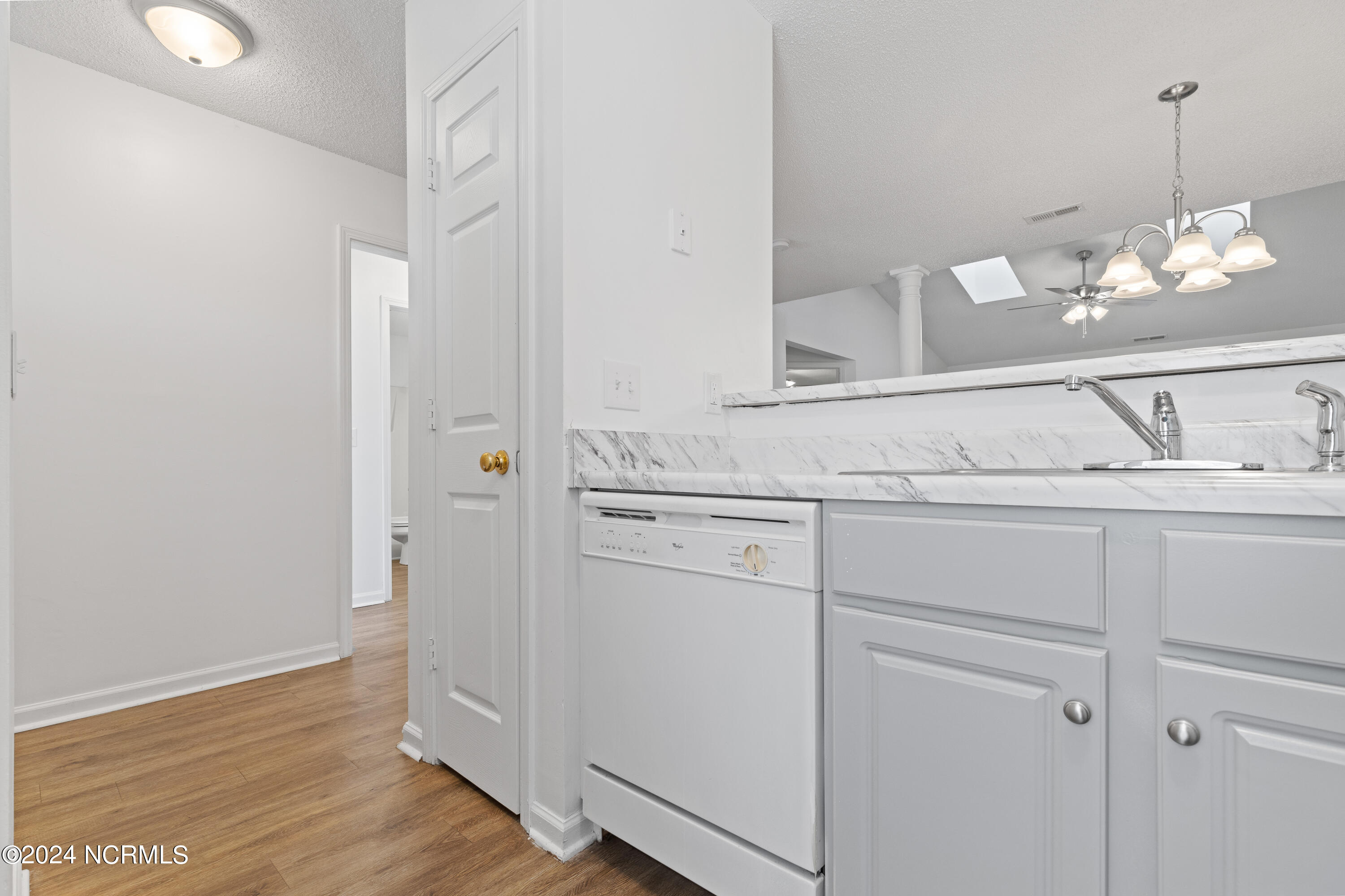 100552392 | Photo 10