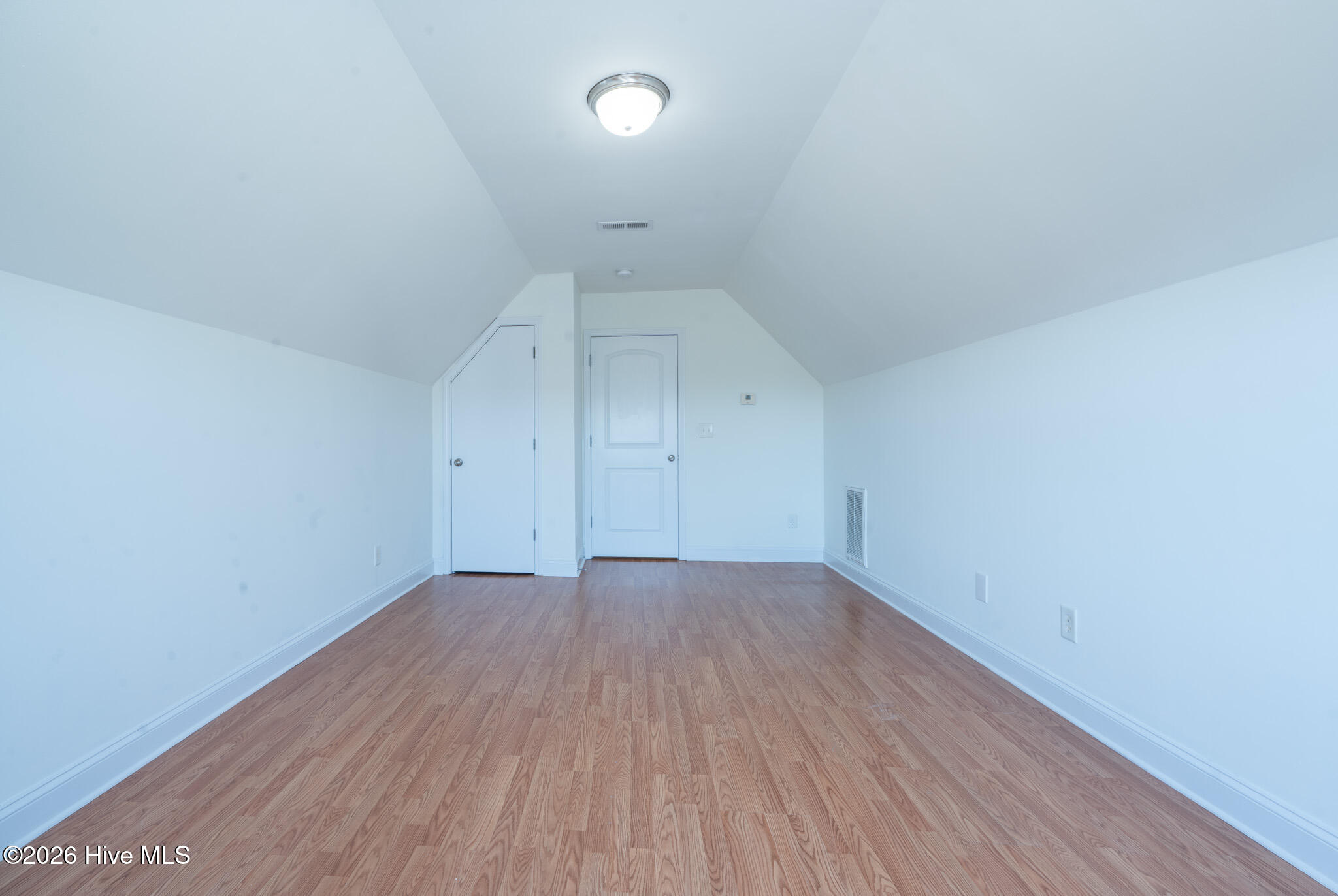 100567911 | Photo 19