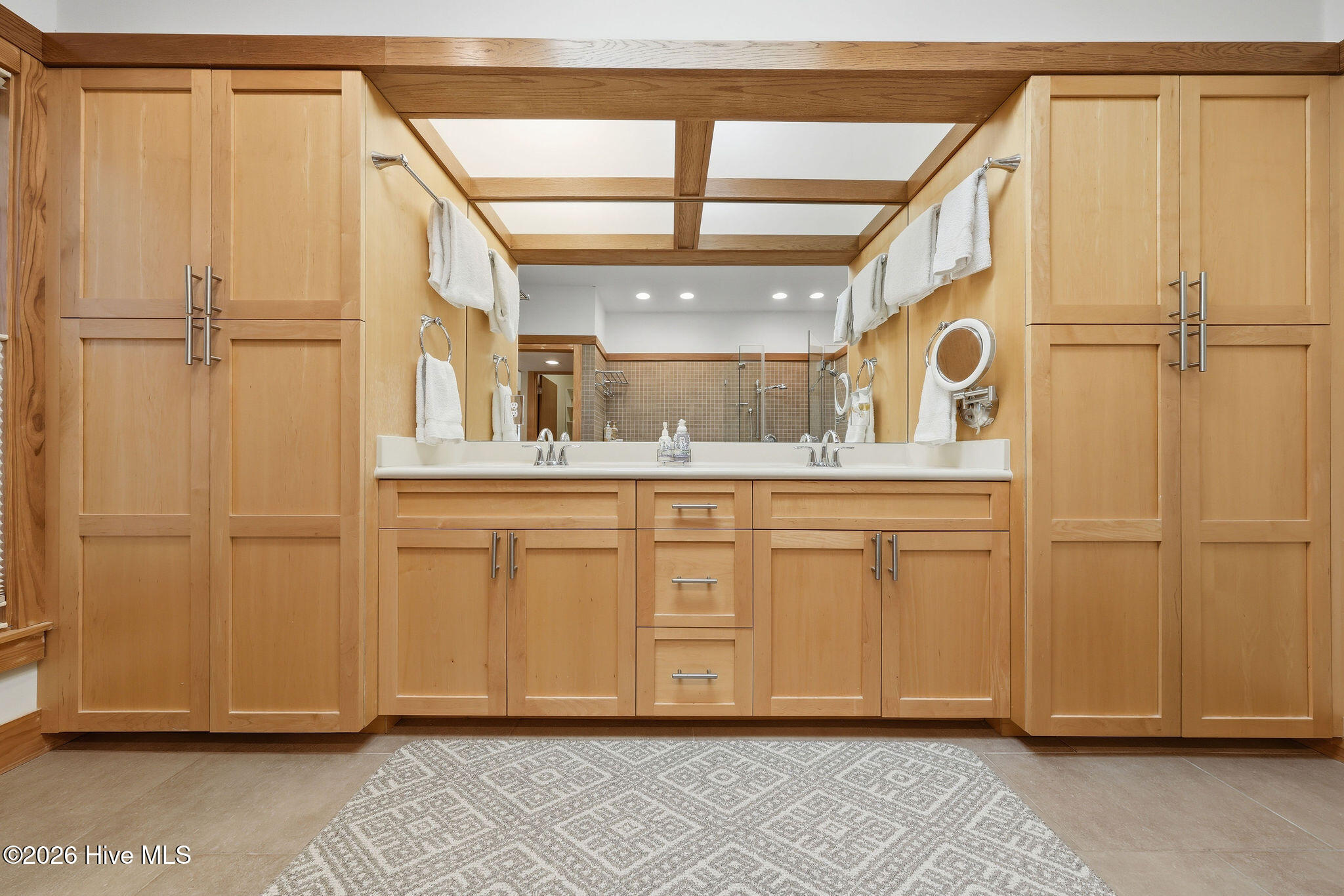 100569152 | Photo 40