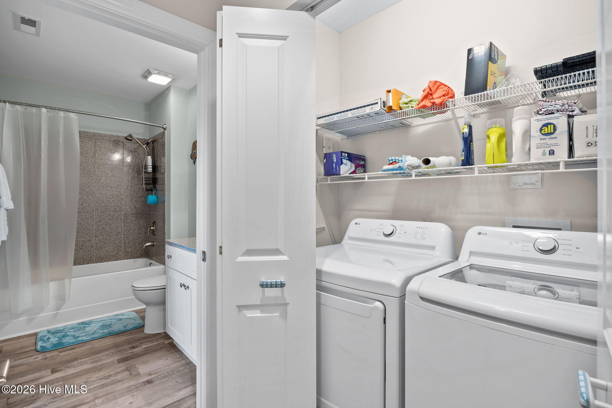 100558895 | Photo 37