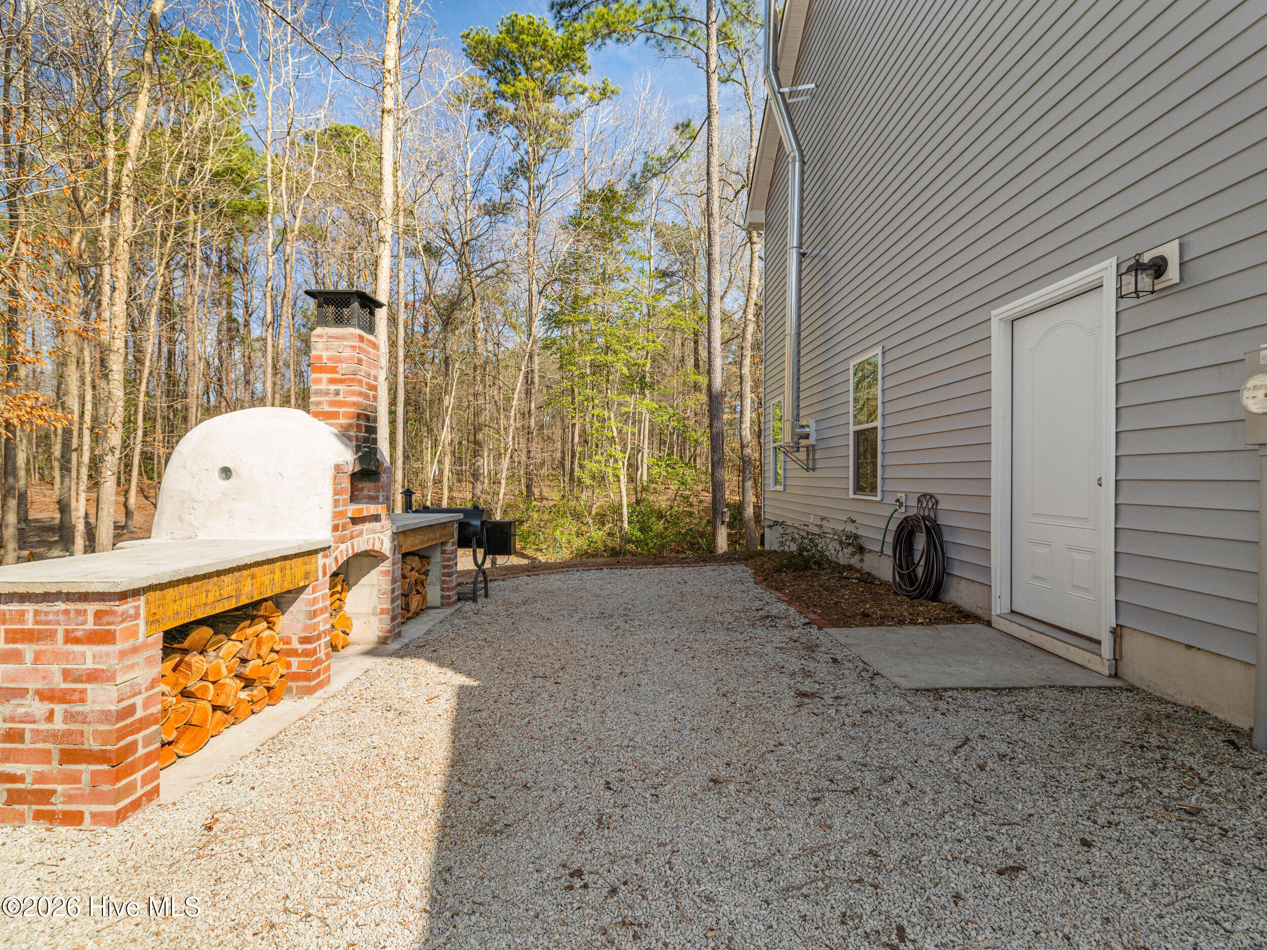 100558735 | Photo 55