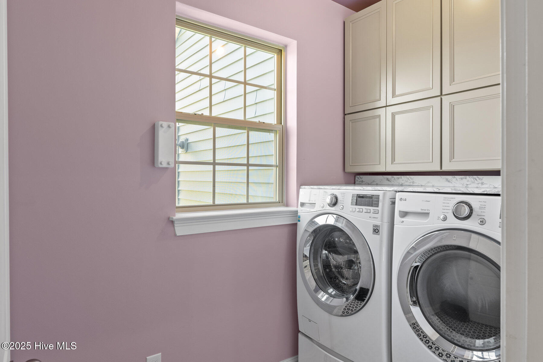 100521080 | Photo 34