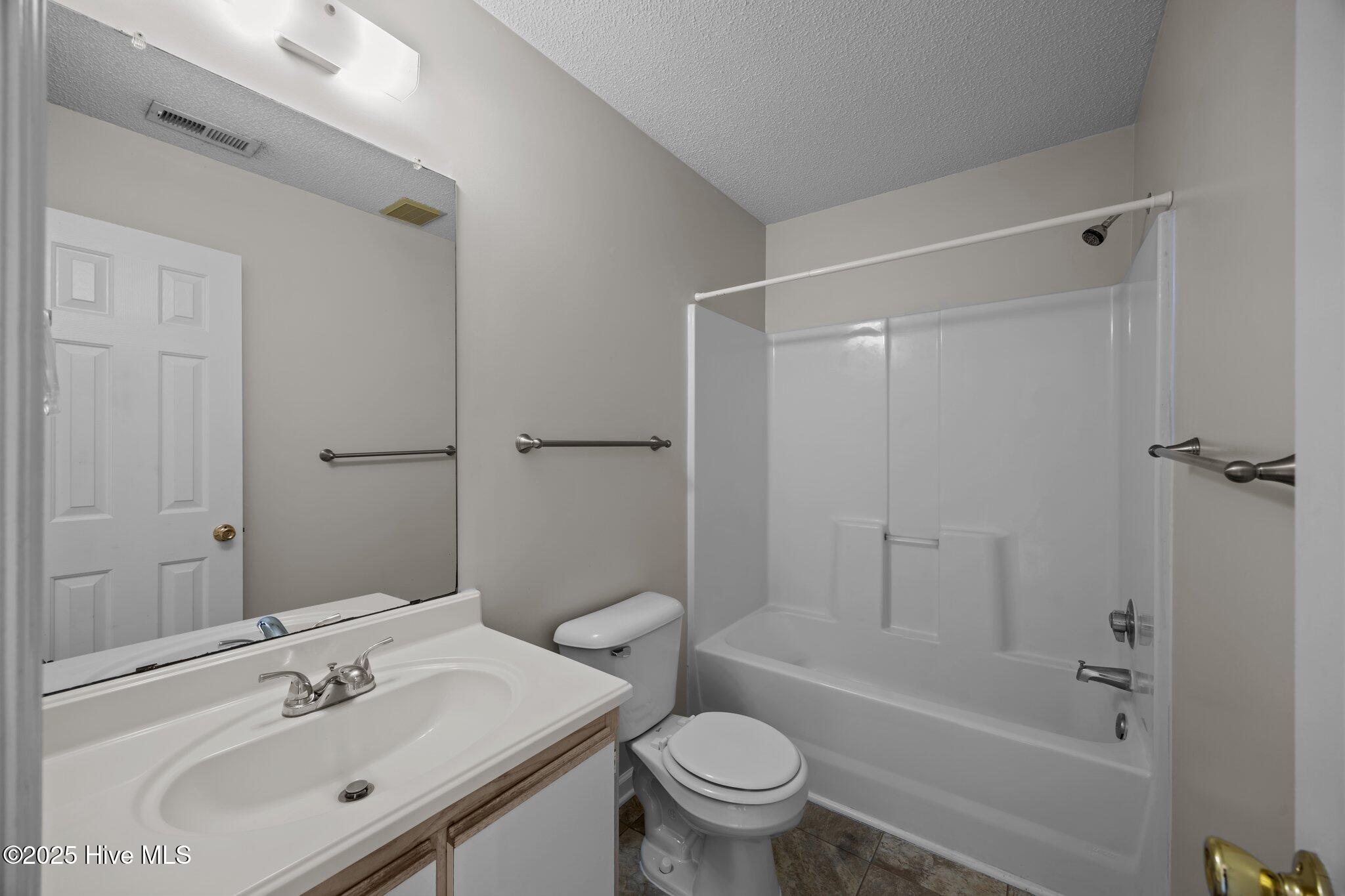 100562012 | Photo 11