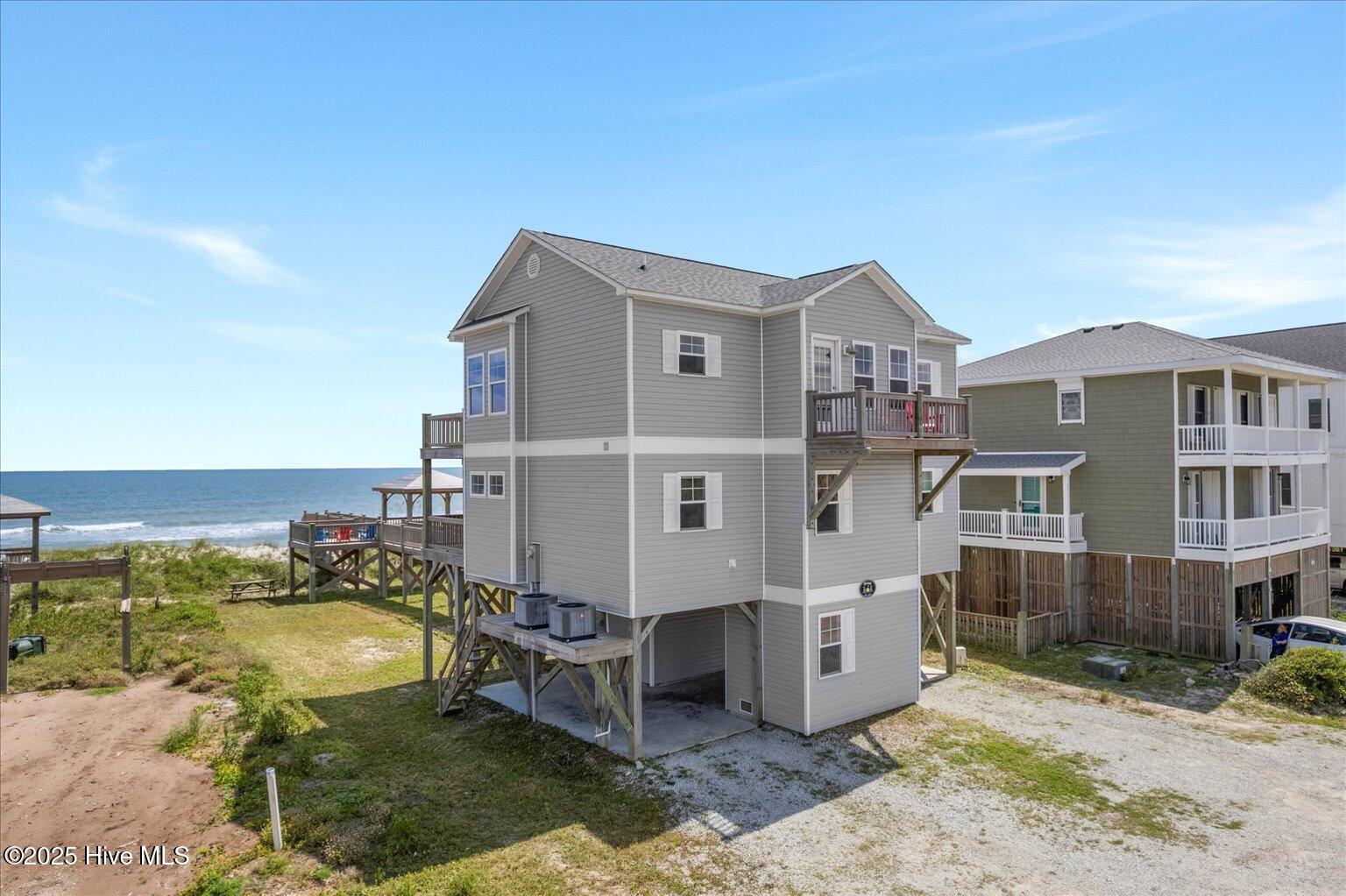 100528040 | Photo 52