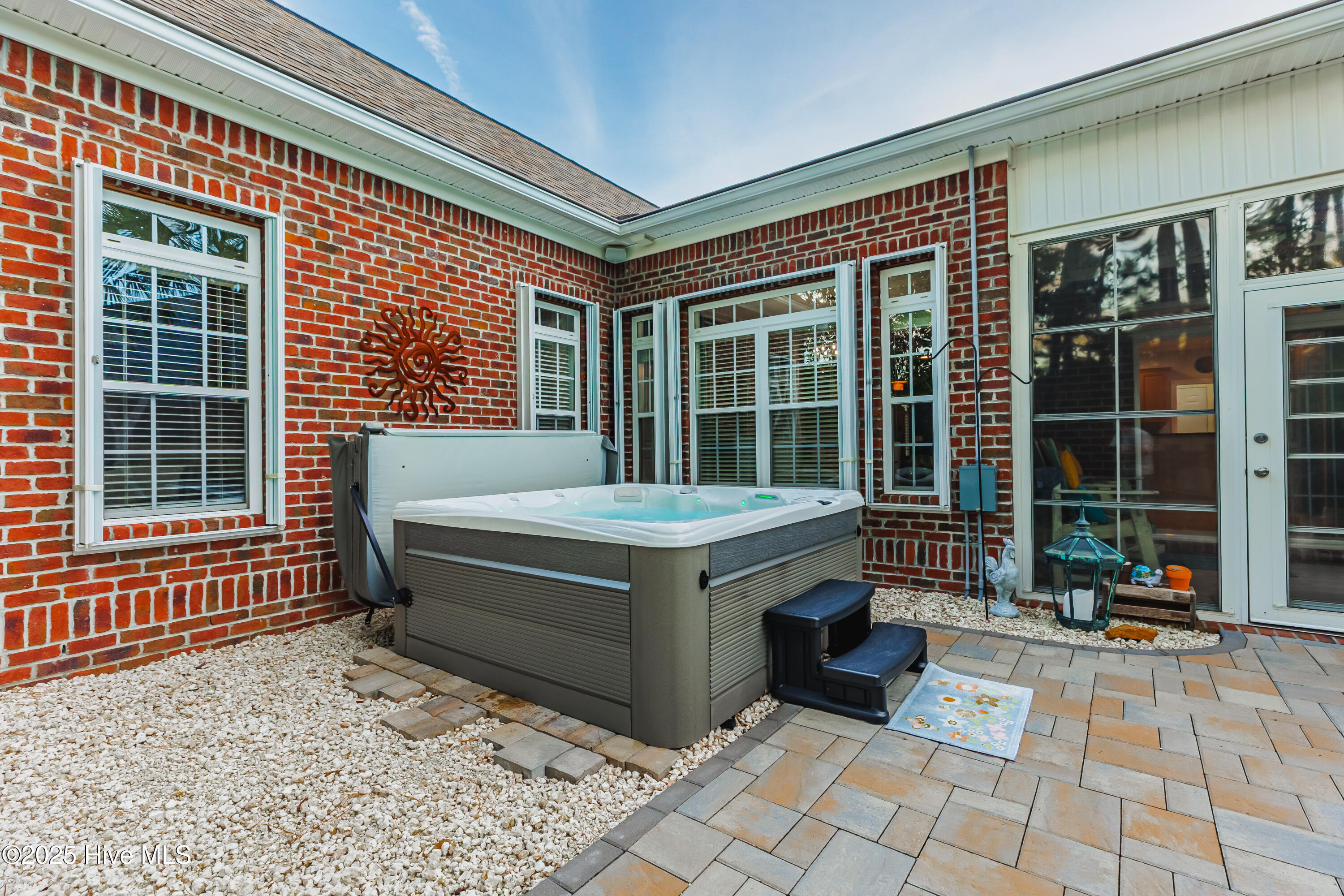 100542426 | Photo 40