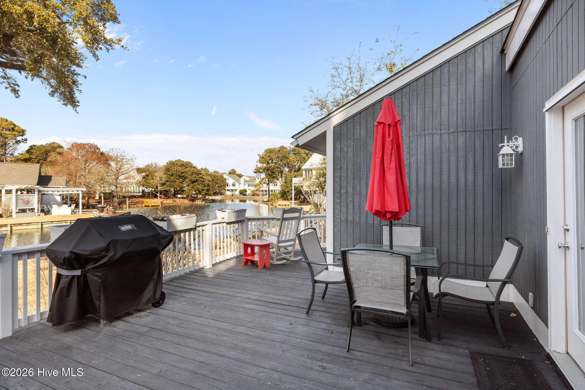 100551072 | Photo 11