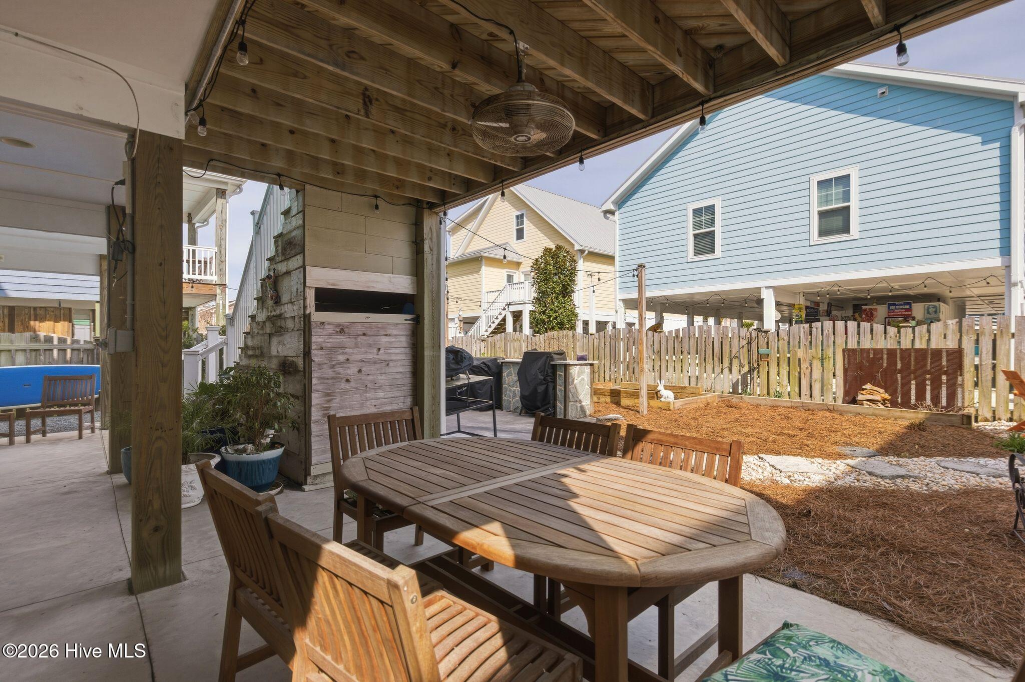 100562049 | Photo 59