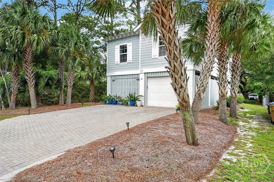 Photo 1 of Single family home for sale at 1019 Laurel Ave, Tybee Island, GA 31328 | MLS# SA366179 | Listing updated on 2026-10-09