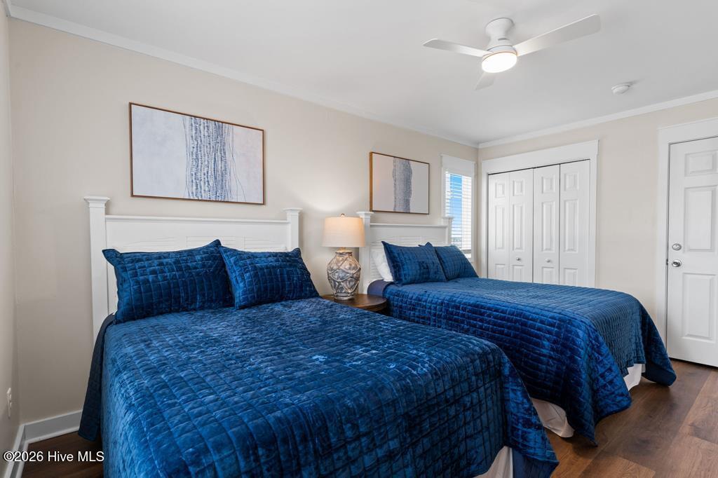 100556593 | Photo 43