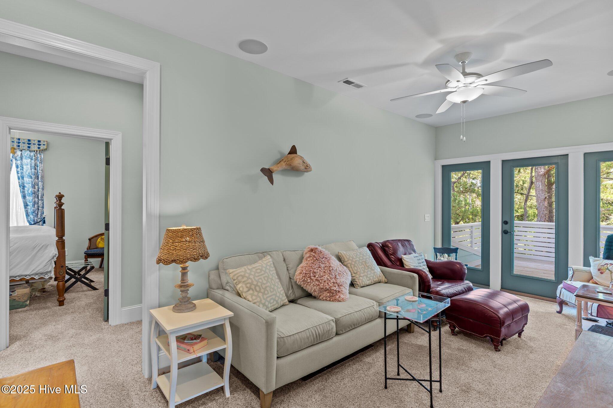 100513257 | Photo 43