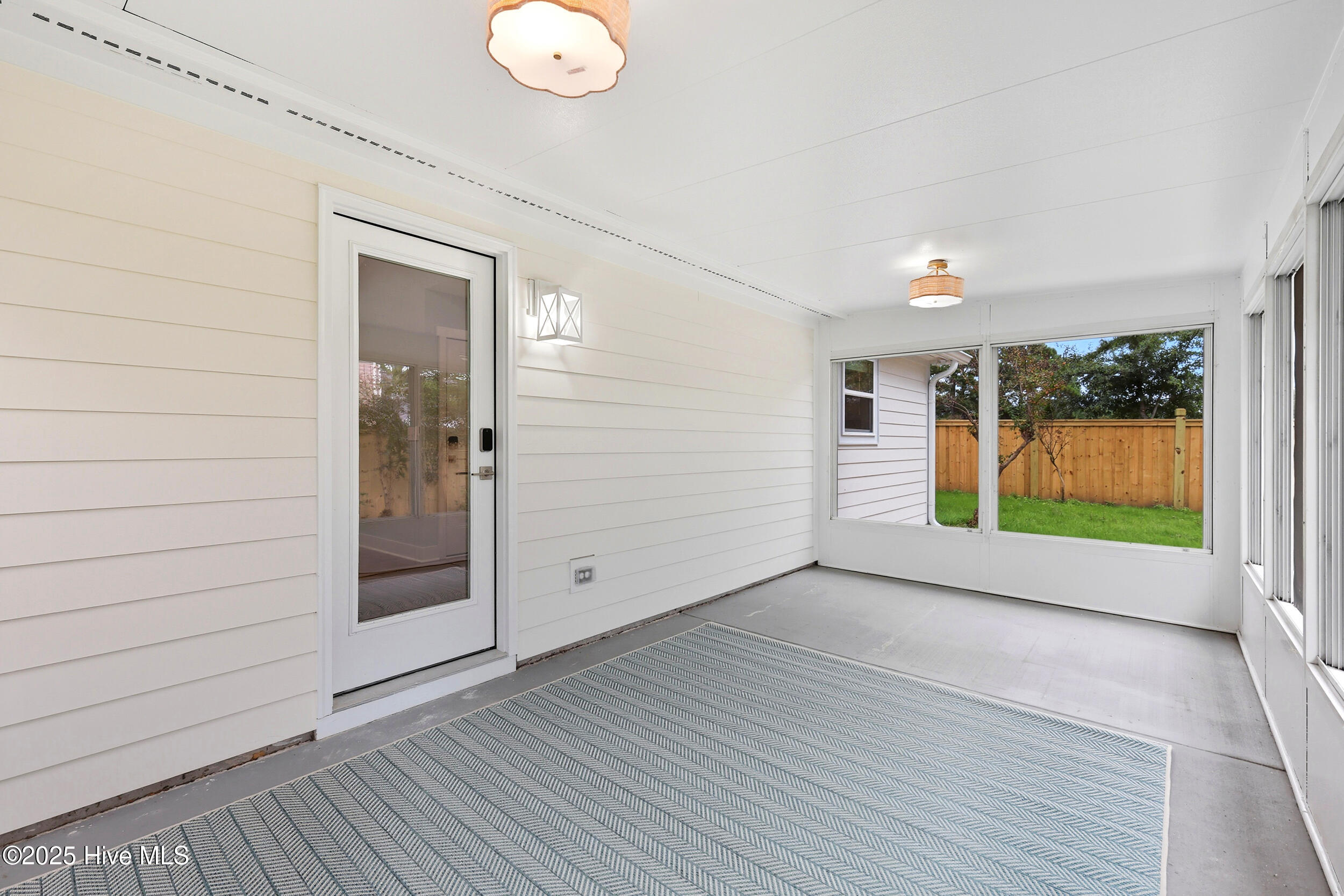 100536680 | Photo 27