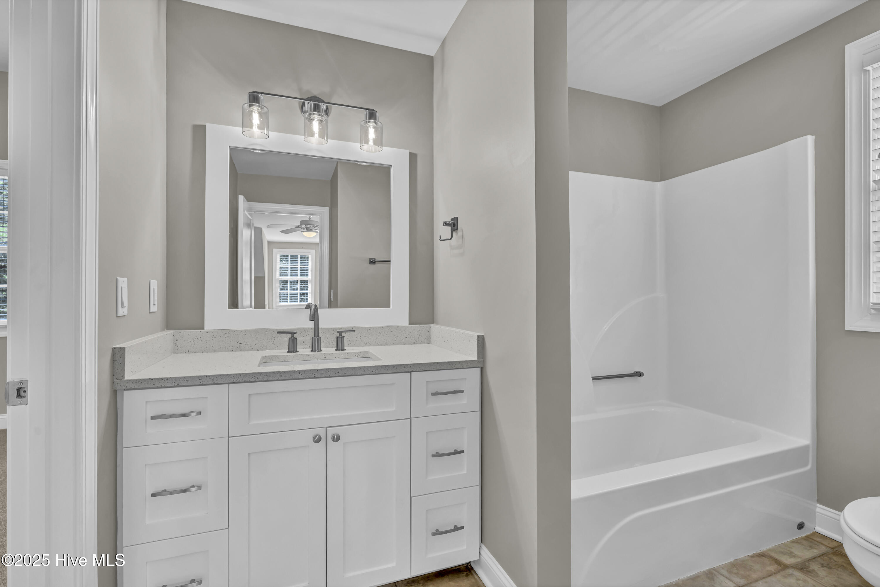 100516231 | Photo 39