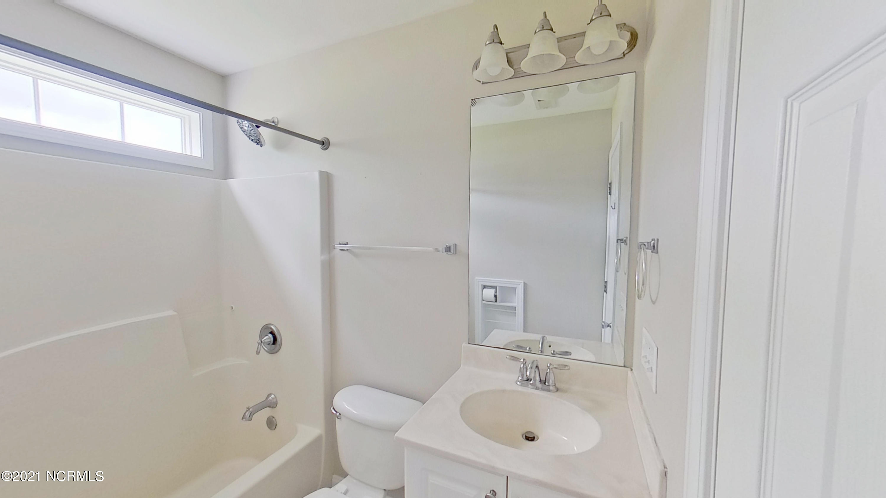 100546873 | Photo 19