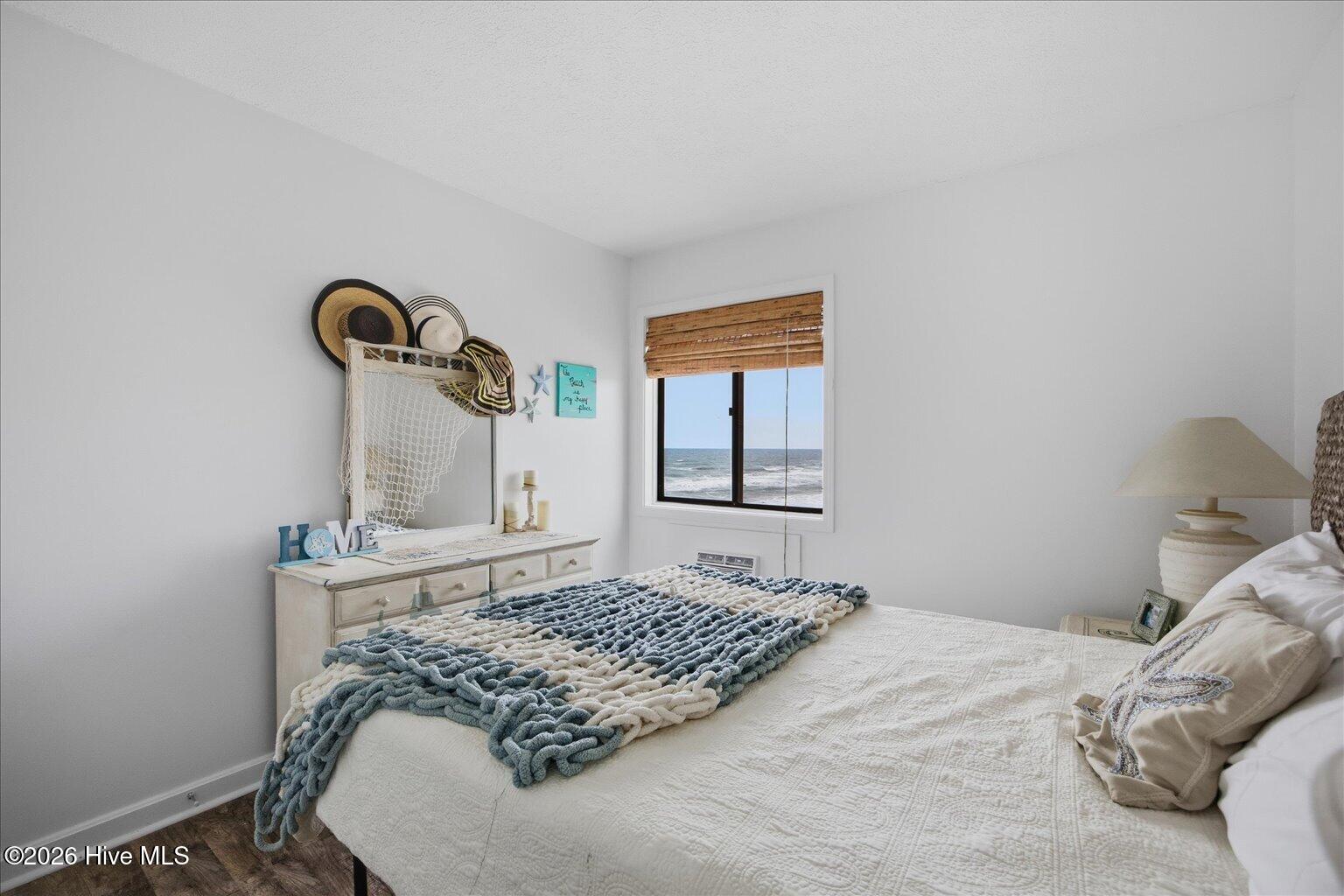 100557148 | Photo 24