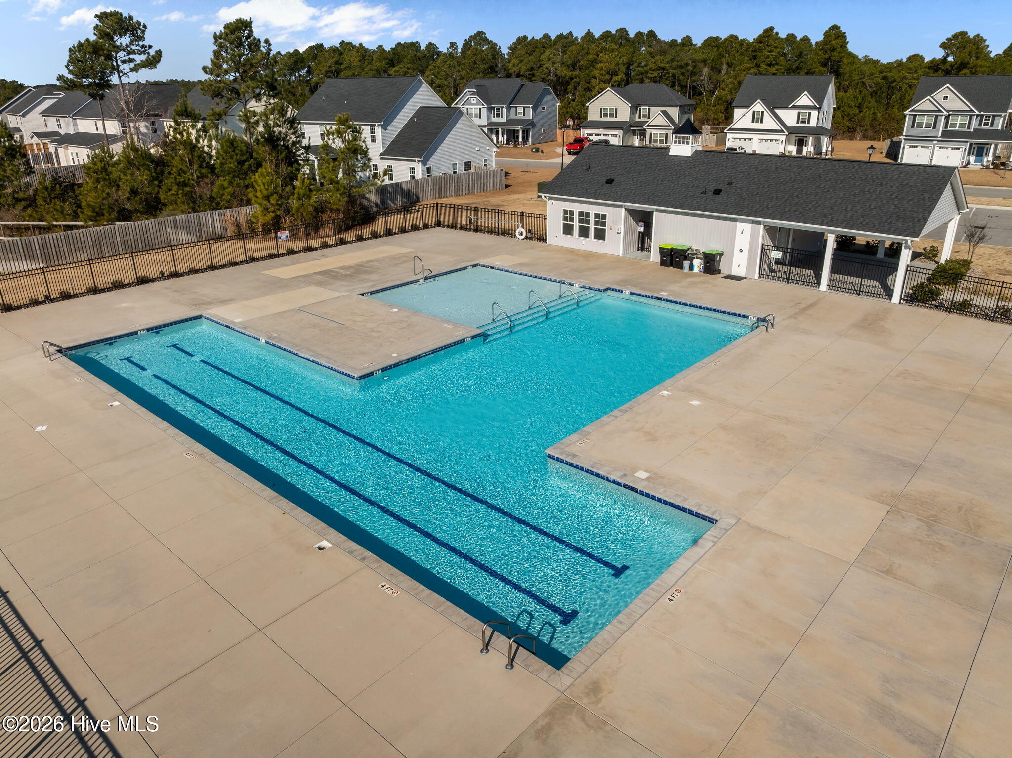 100554000 | Photo 64