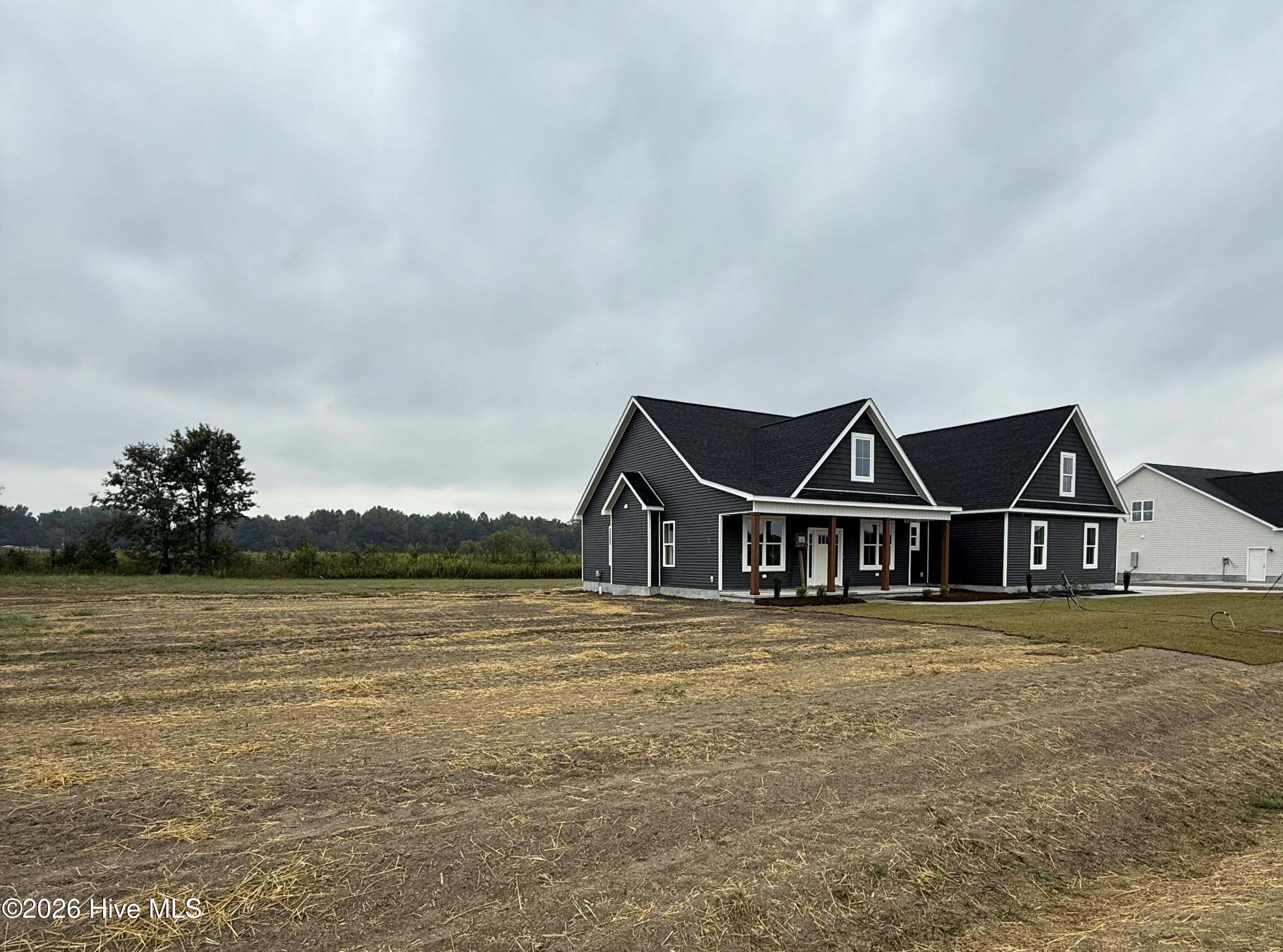 Photo 3 of Single family home for sale at 831 Cleo Rd, Winterville, NC 28590 | MLS# 100589171 | Listing updated on 2026-10-05