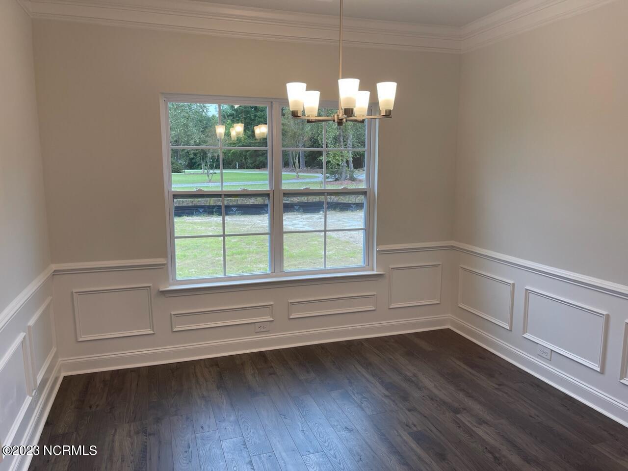 (1902) 431 Seashore Street