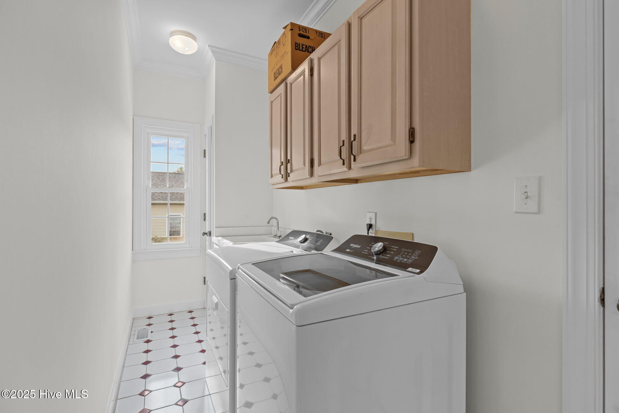 100542960 | Photo 25