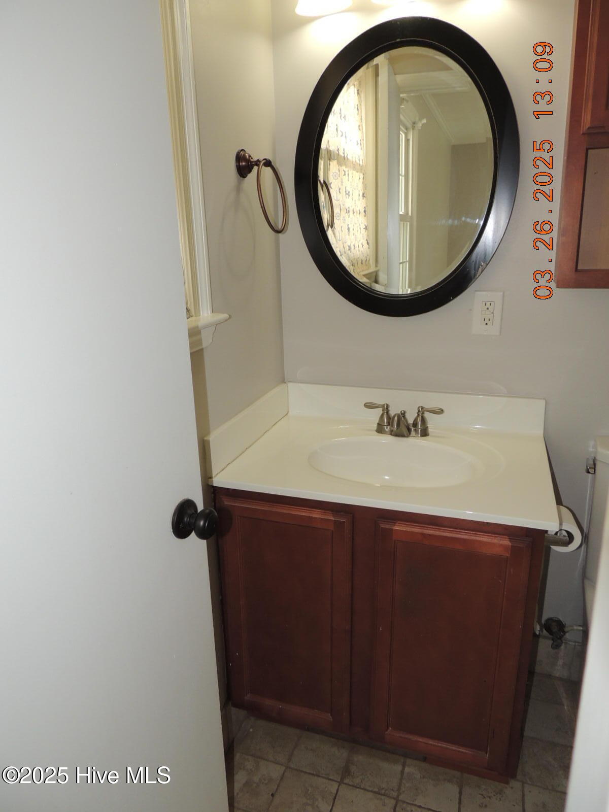 100565654 | Photo 16