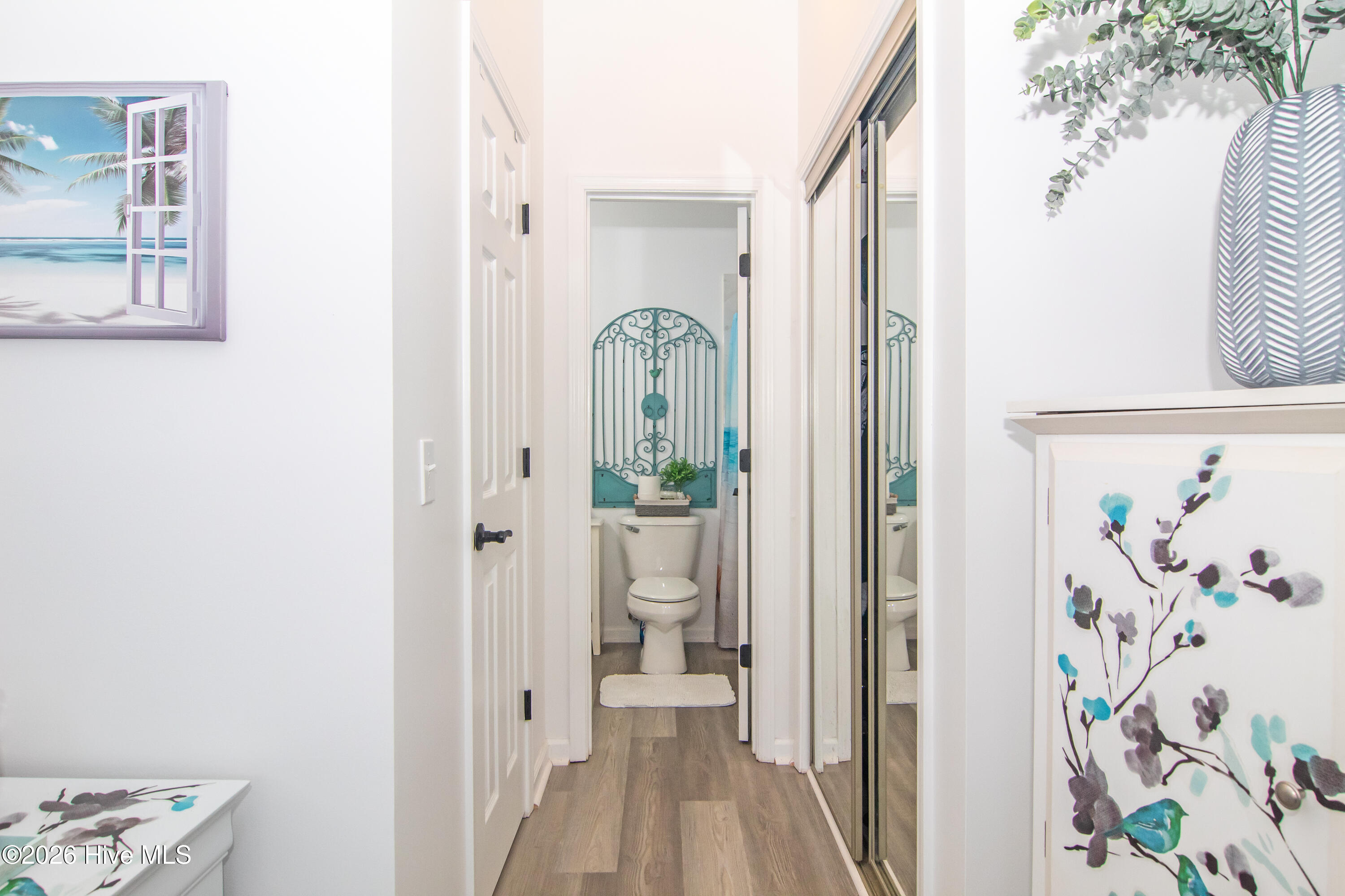 100549020 | Photo 22